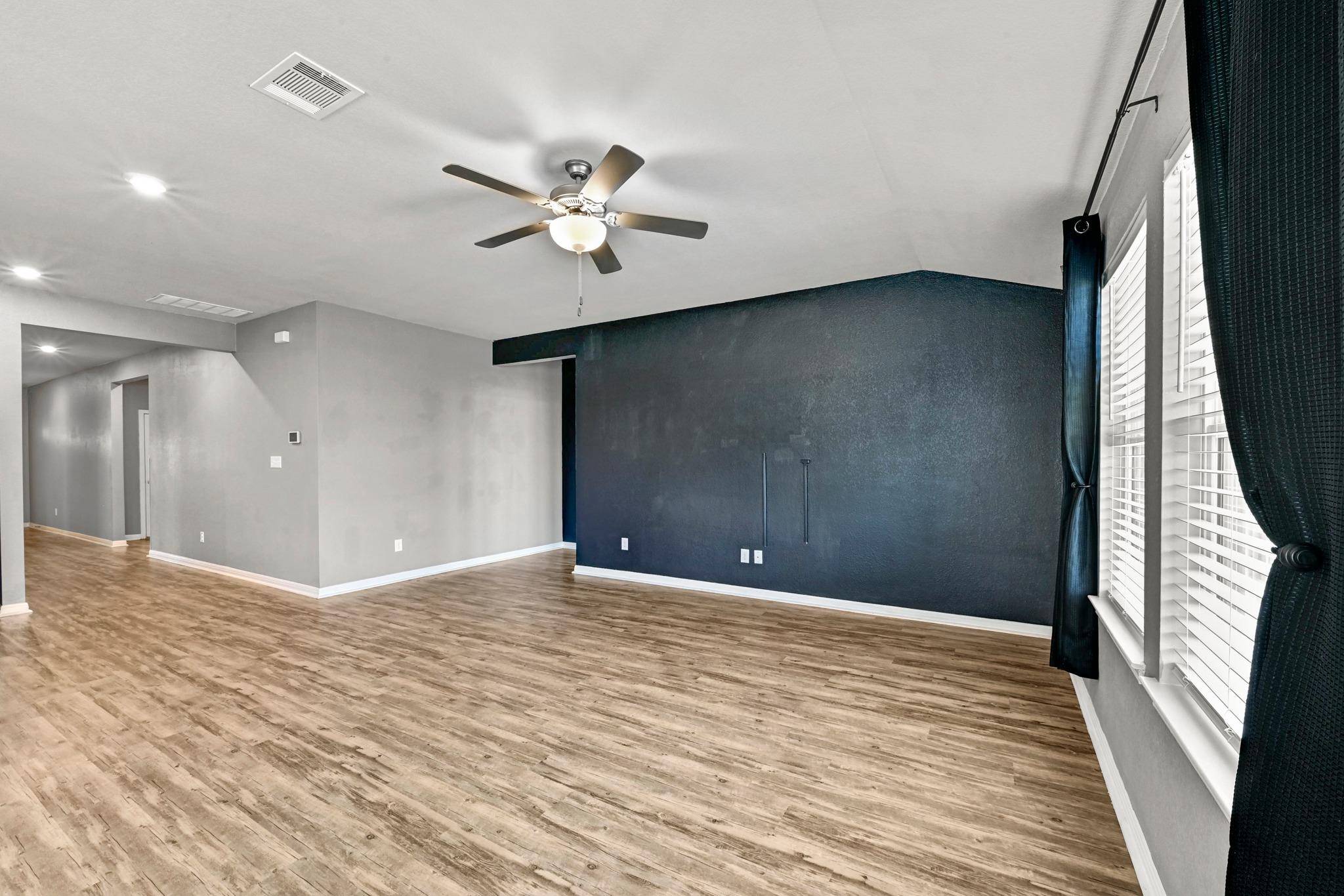 114 Grasslands TRL, Hutto, TX 78634