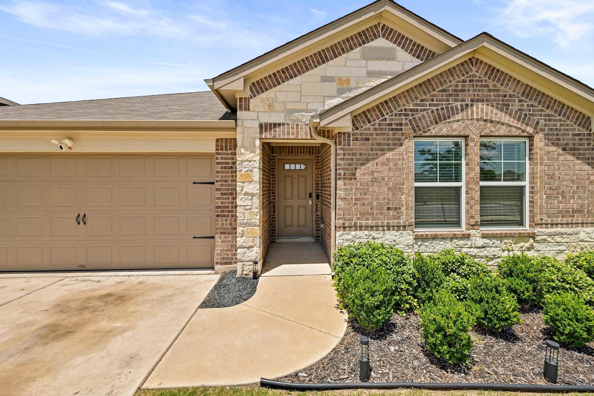114 Grasslands TRL, Hutto, TX 78634