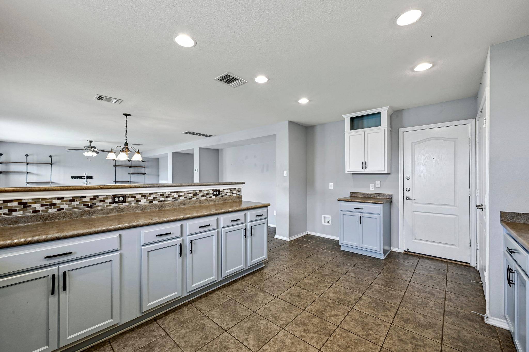 214 Briarwood DR, Leander, TX 78641