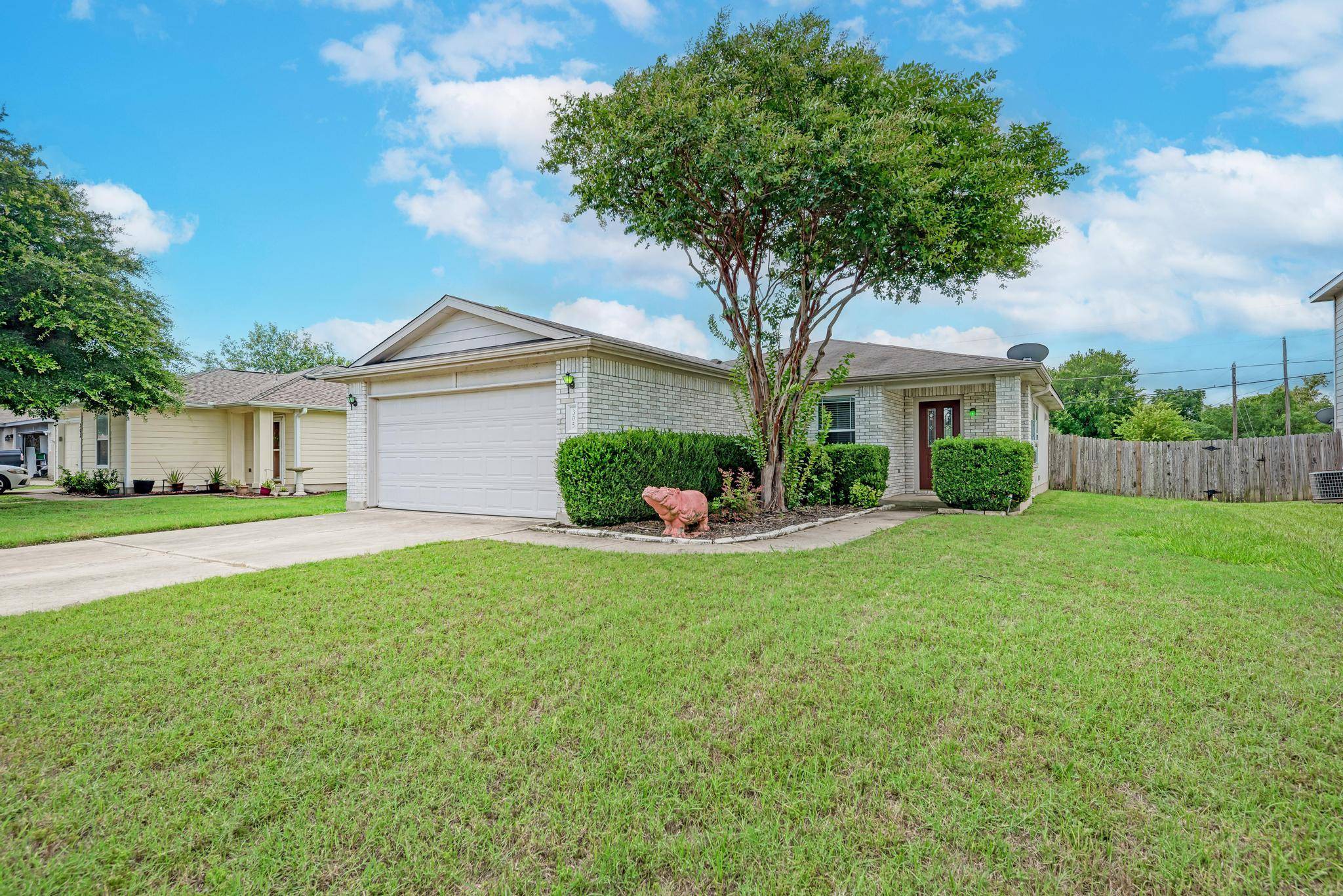 305 Creek Ledge DR, Hutto, TX 78634