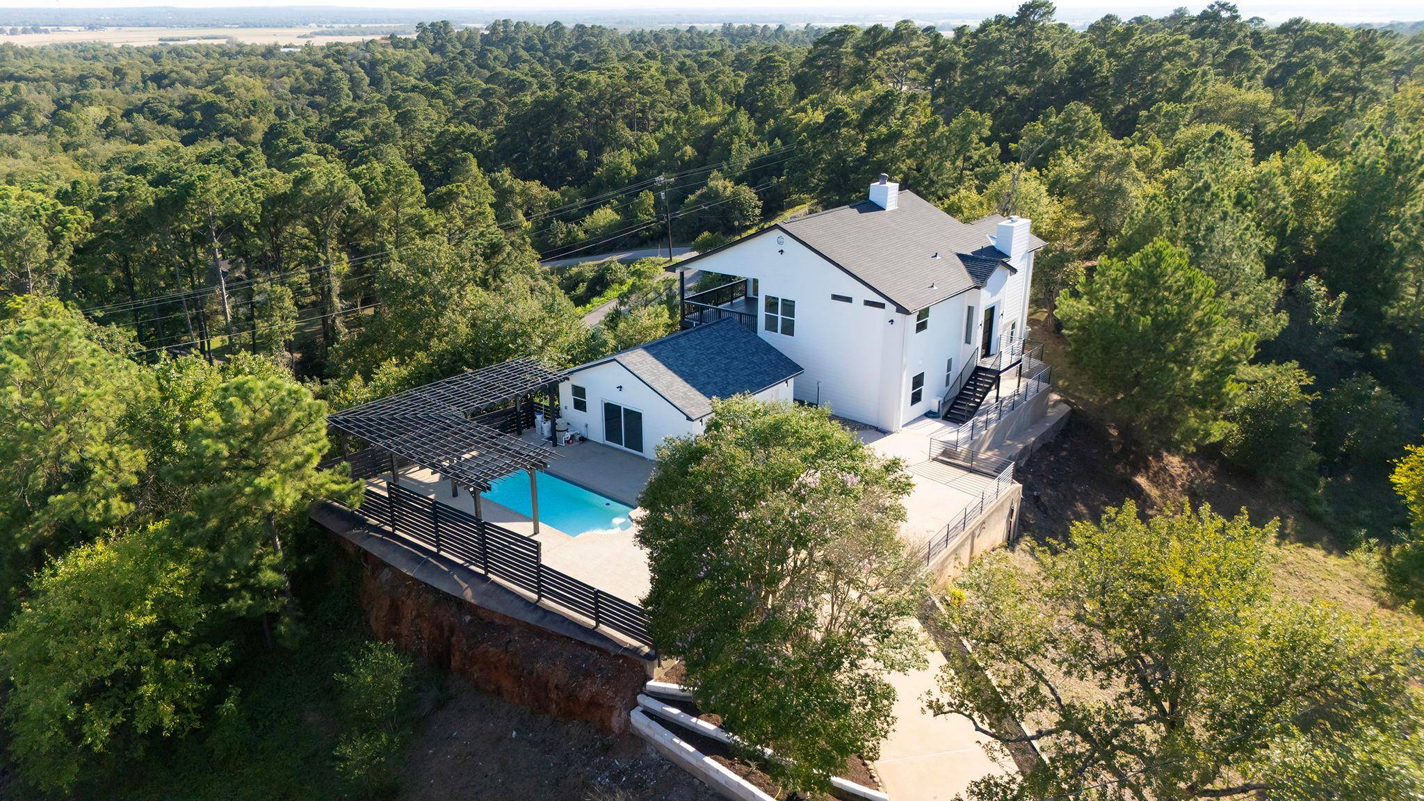 108 Koolua DR, Bastrop, TX 78602