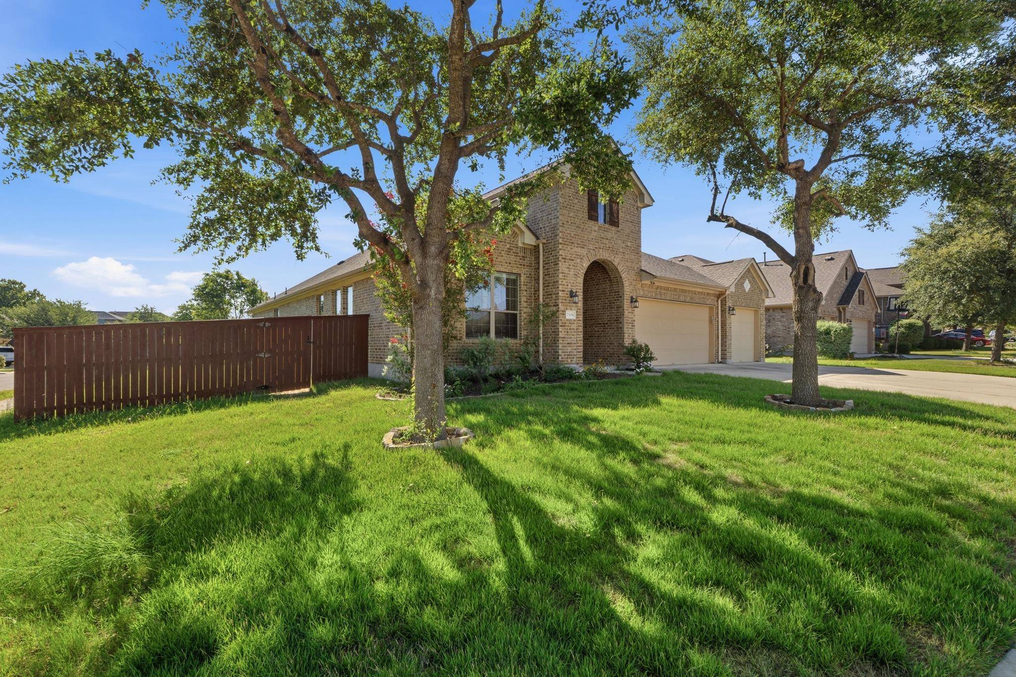 2508 Hilltop Divide LN, Leander, TX 78641