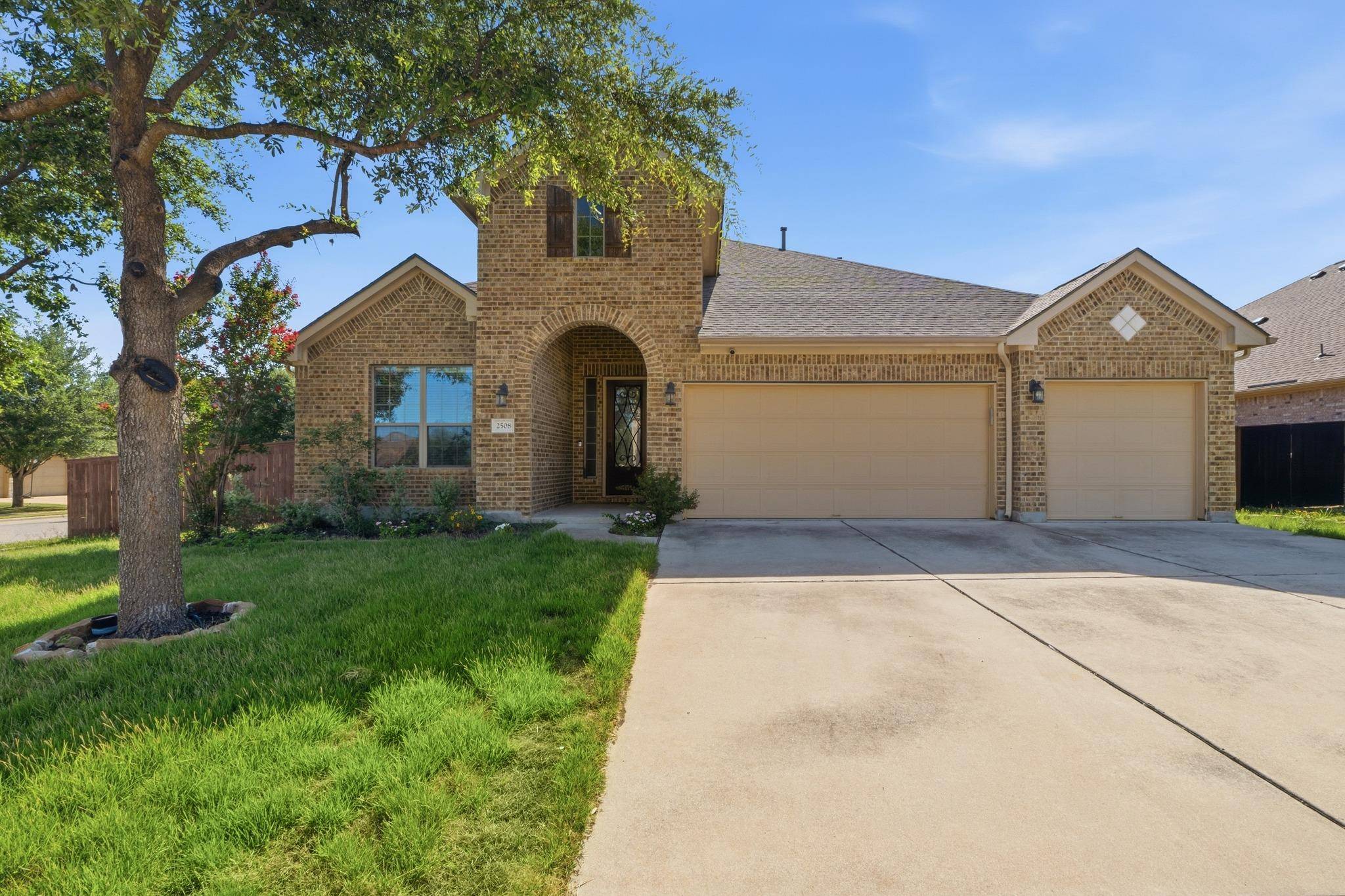 2508 Hilltop Divide LN, Leander, TX 78641