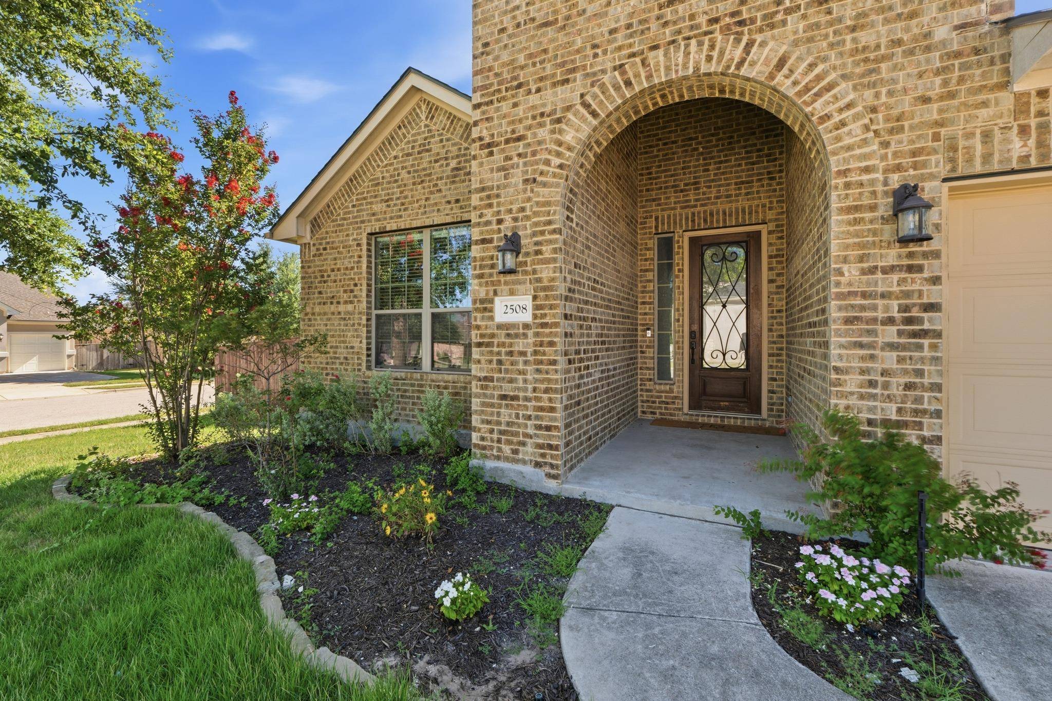 2508 Hilltop Divide LN, Leander, TX 78641
