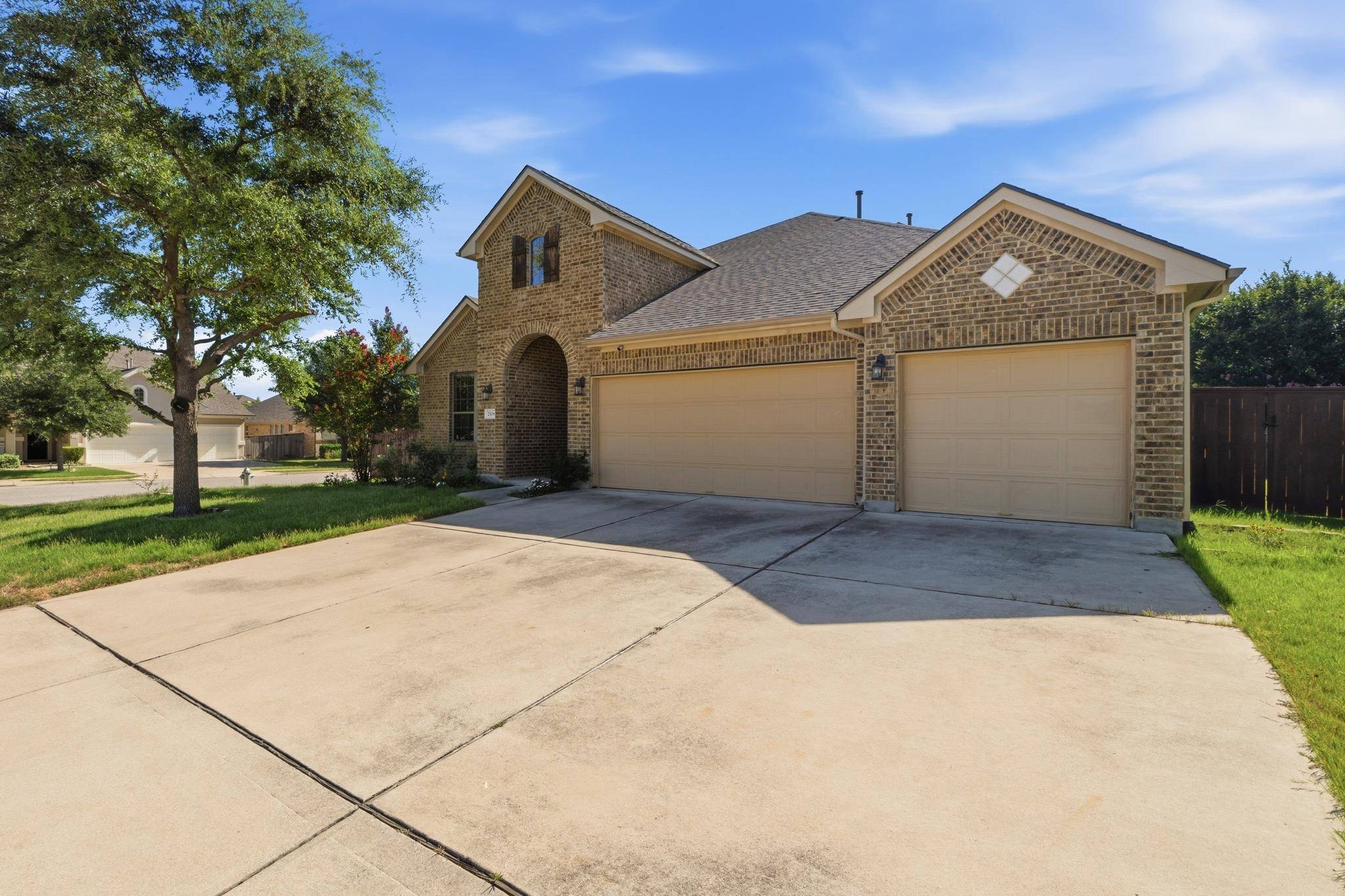 2508 Hilltop Divide LN, Leander, TX 78641