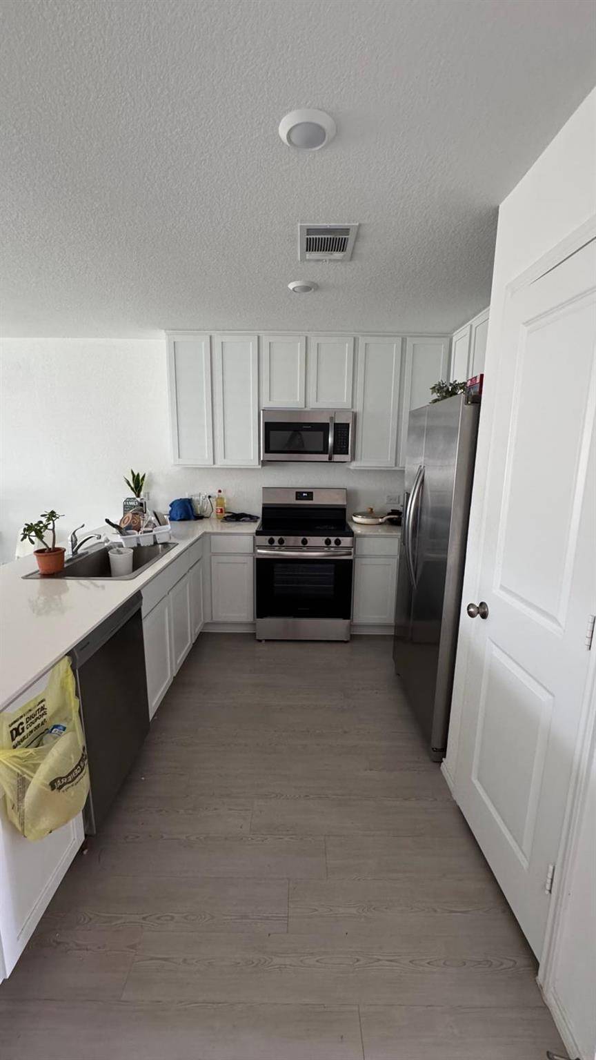 128 Burt Rainey LN, Jarrell, TX 76537