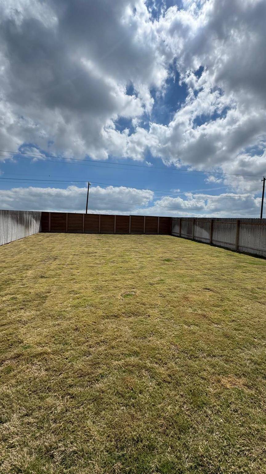 128 Burt Rainey LN, Jarrell, TX 76537