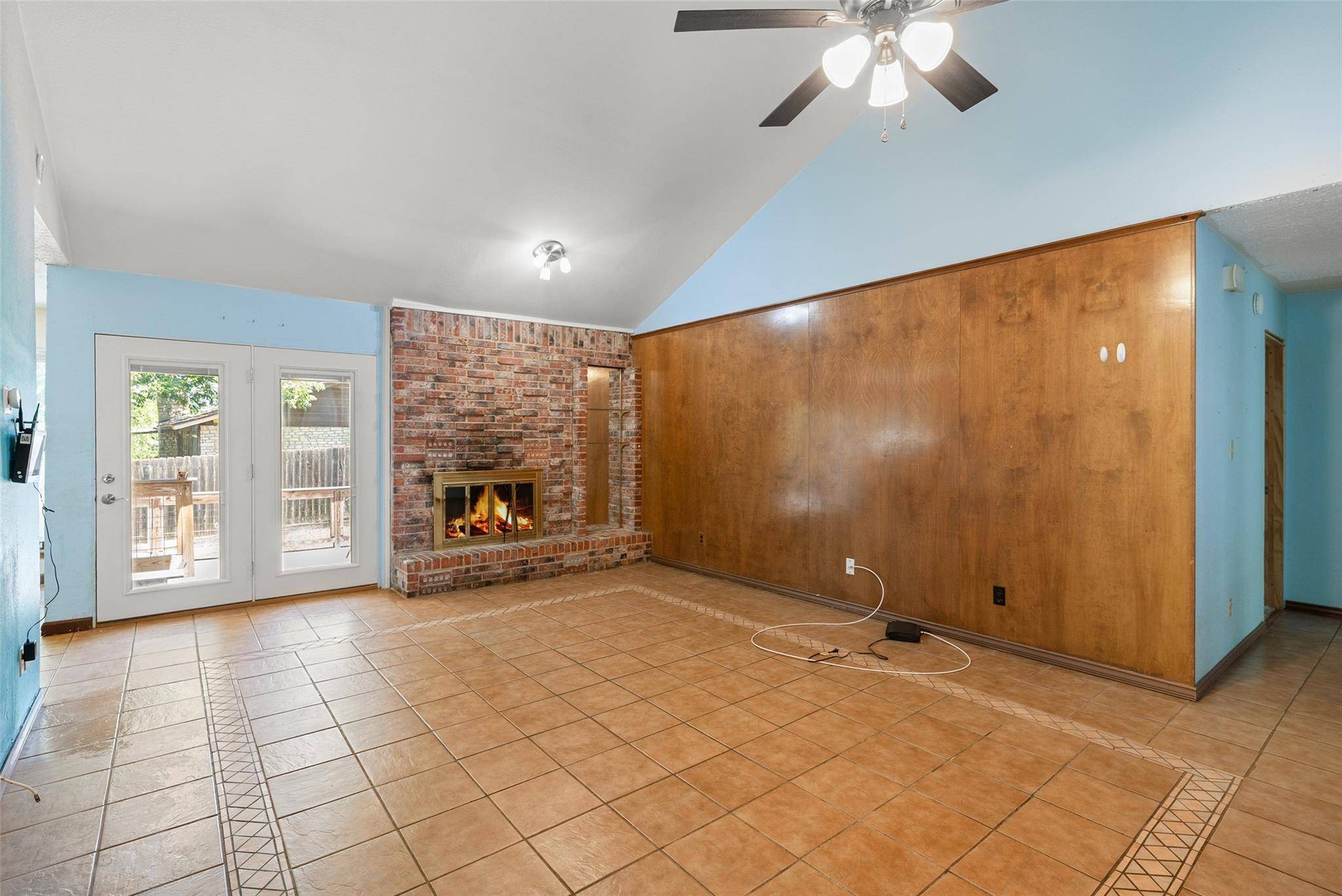 102 Chaparral ST, San Marcos, TX 78666