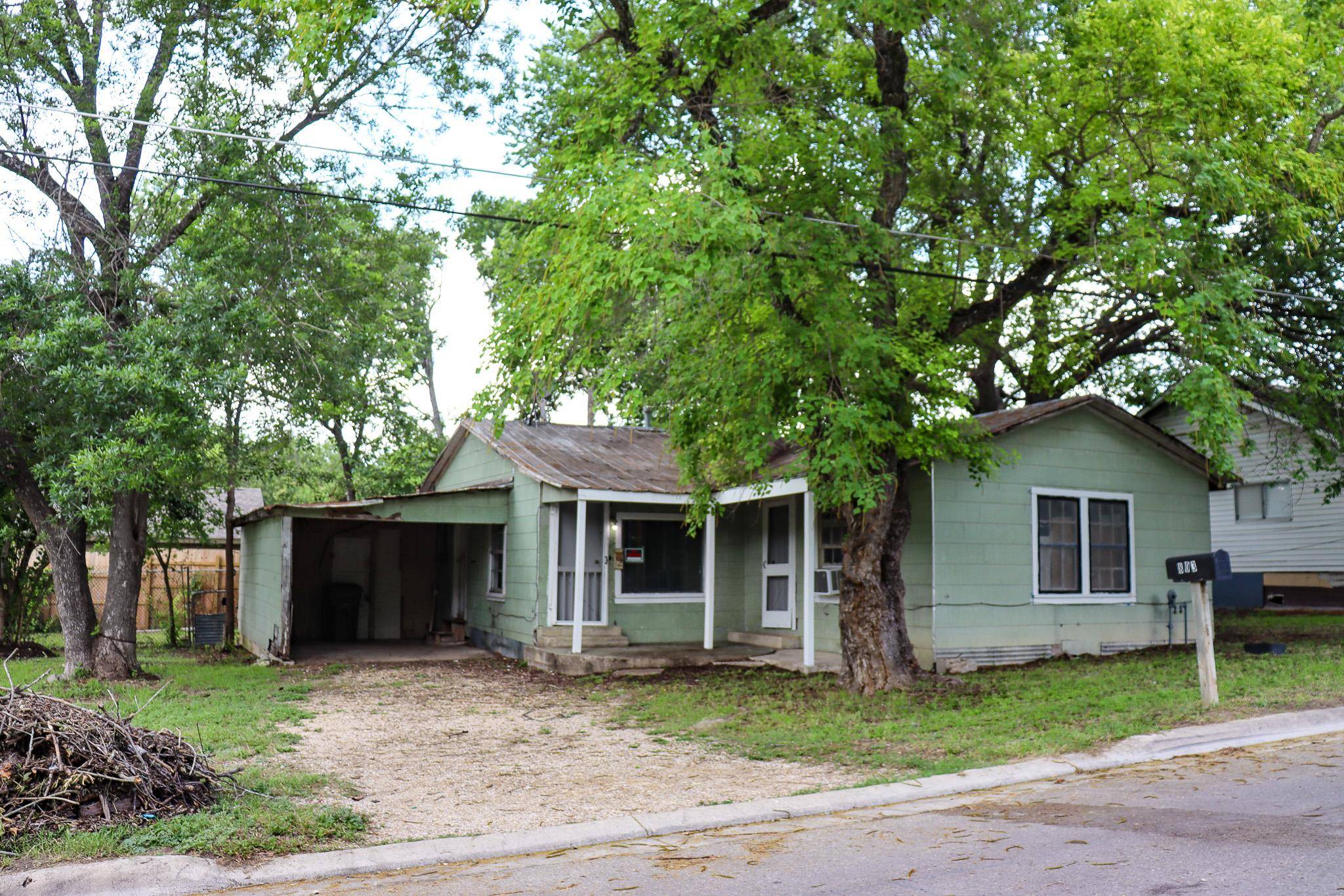 803 Third ST, Lockhart, TX 78644