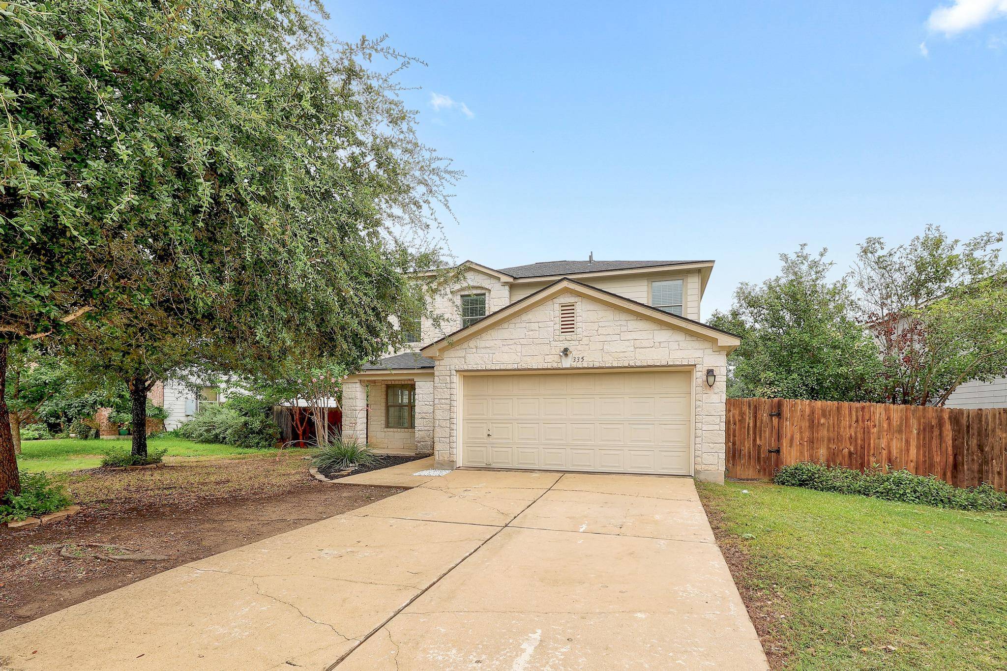 335 Mistletoe LN, Kyle, TX 78640
