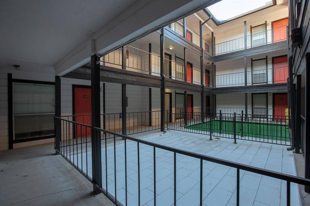 2803 Hemphill PARK #B-201, Austin, TX 78705