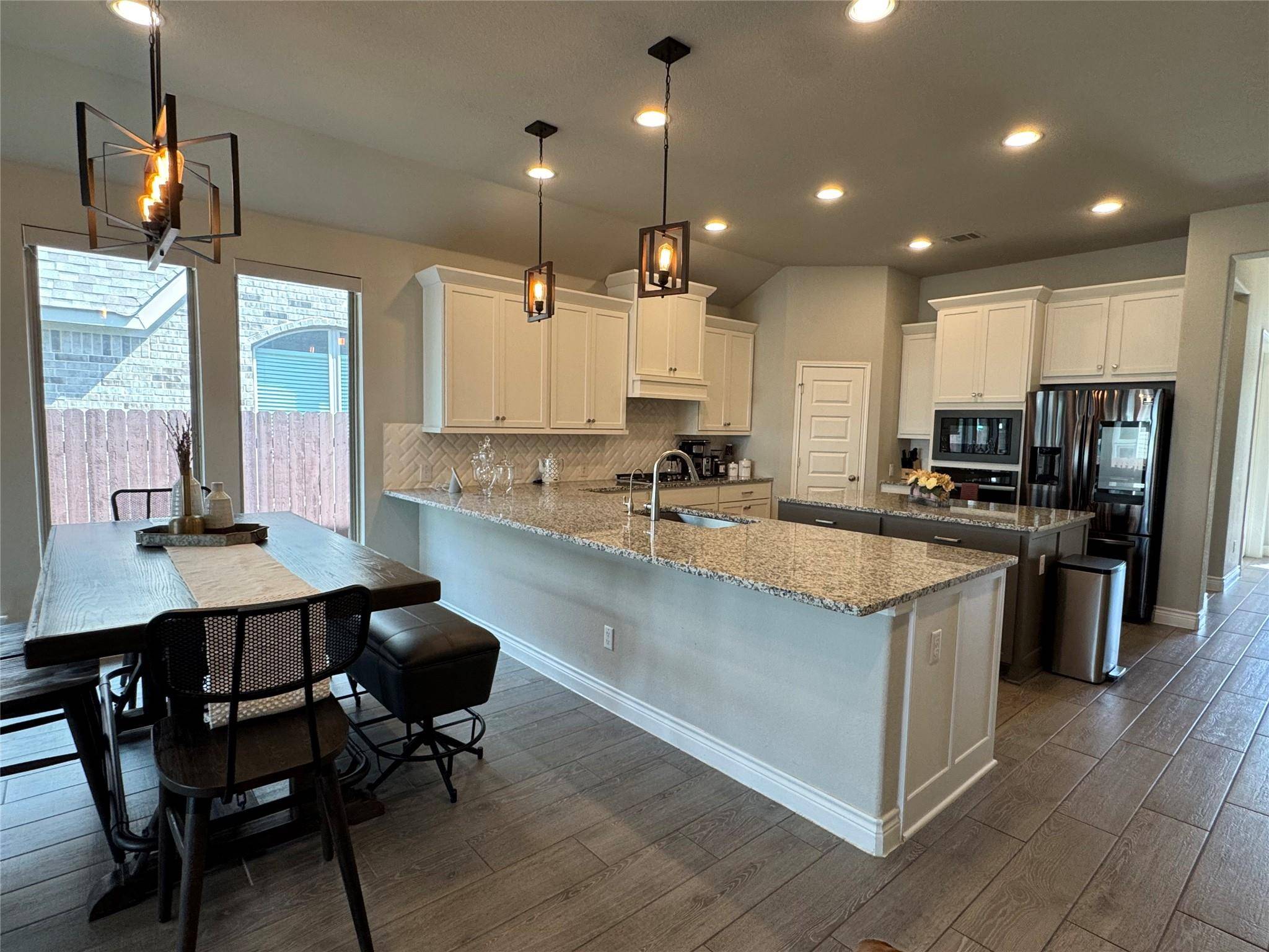 2004 Stirling ST, Leander, TX 78641