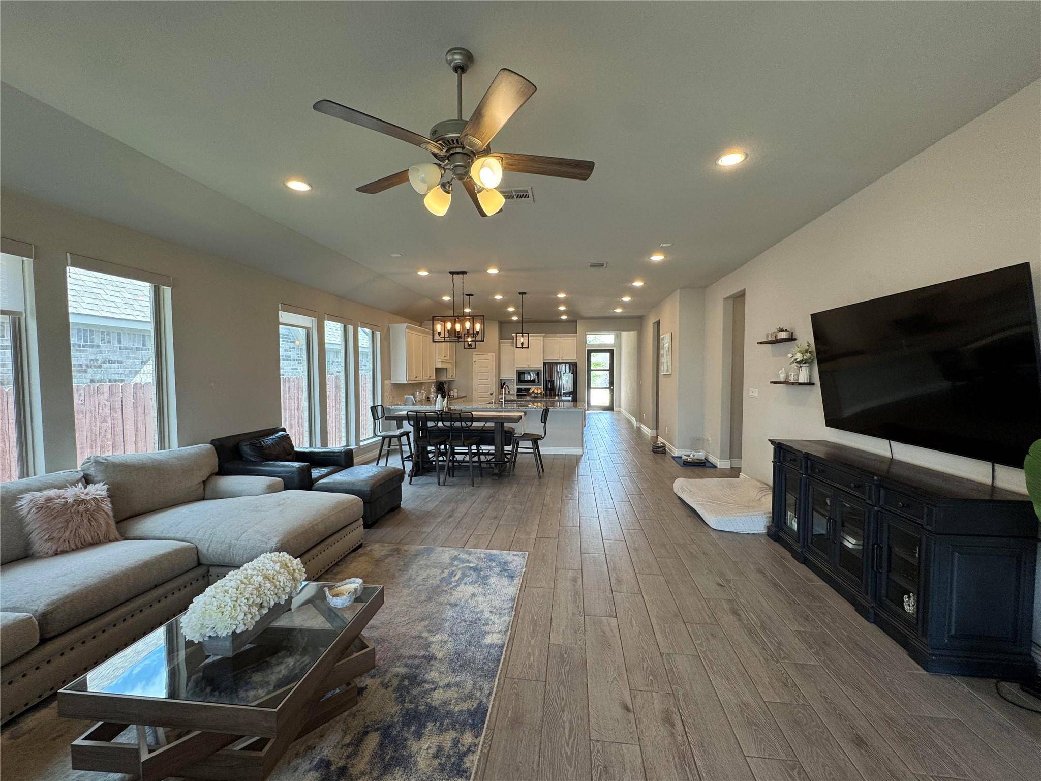2004 Stirling ST, Leander, TX 78641