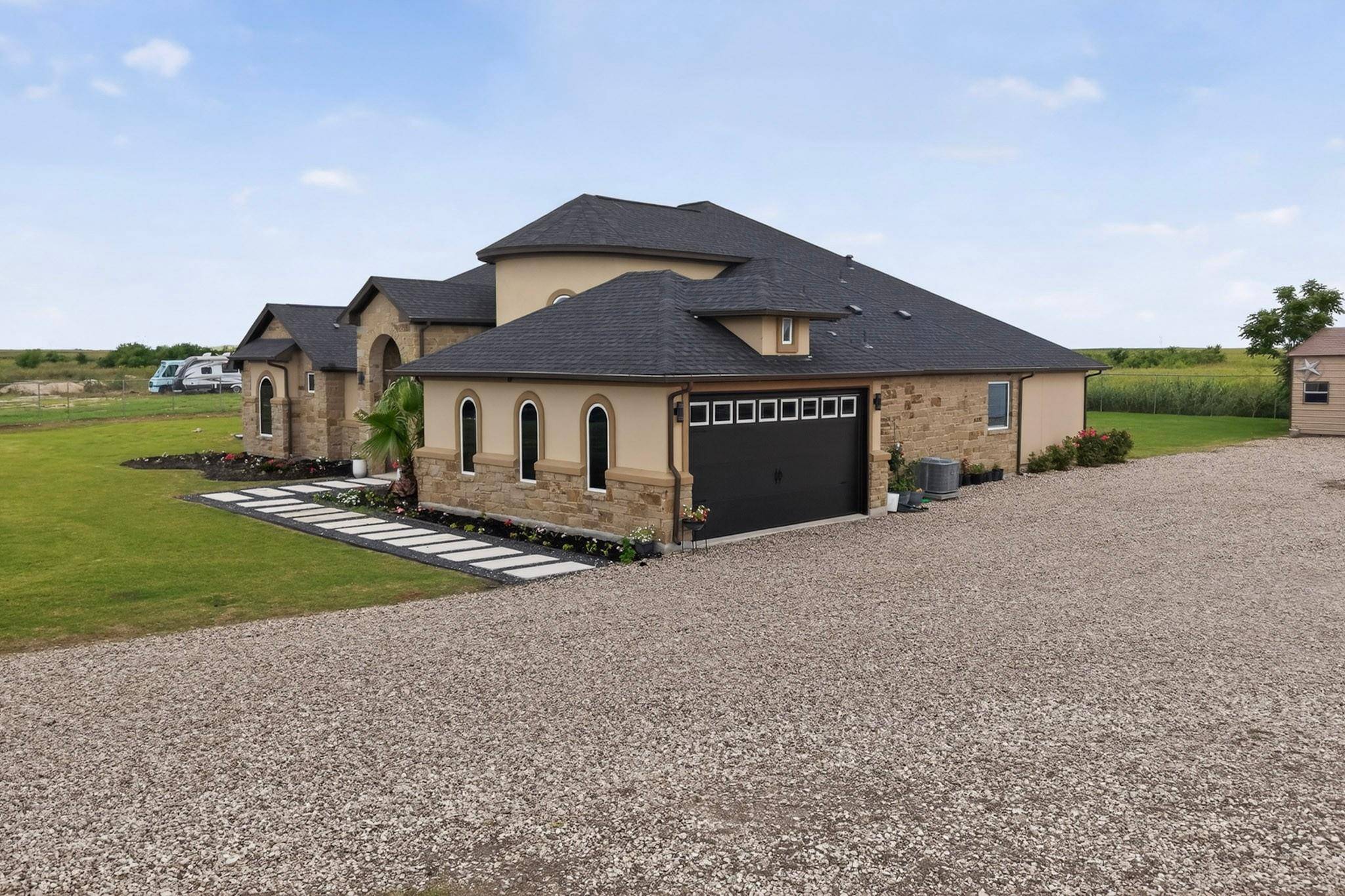 1001 County Road 394, Hutto, TX 78634