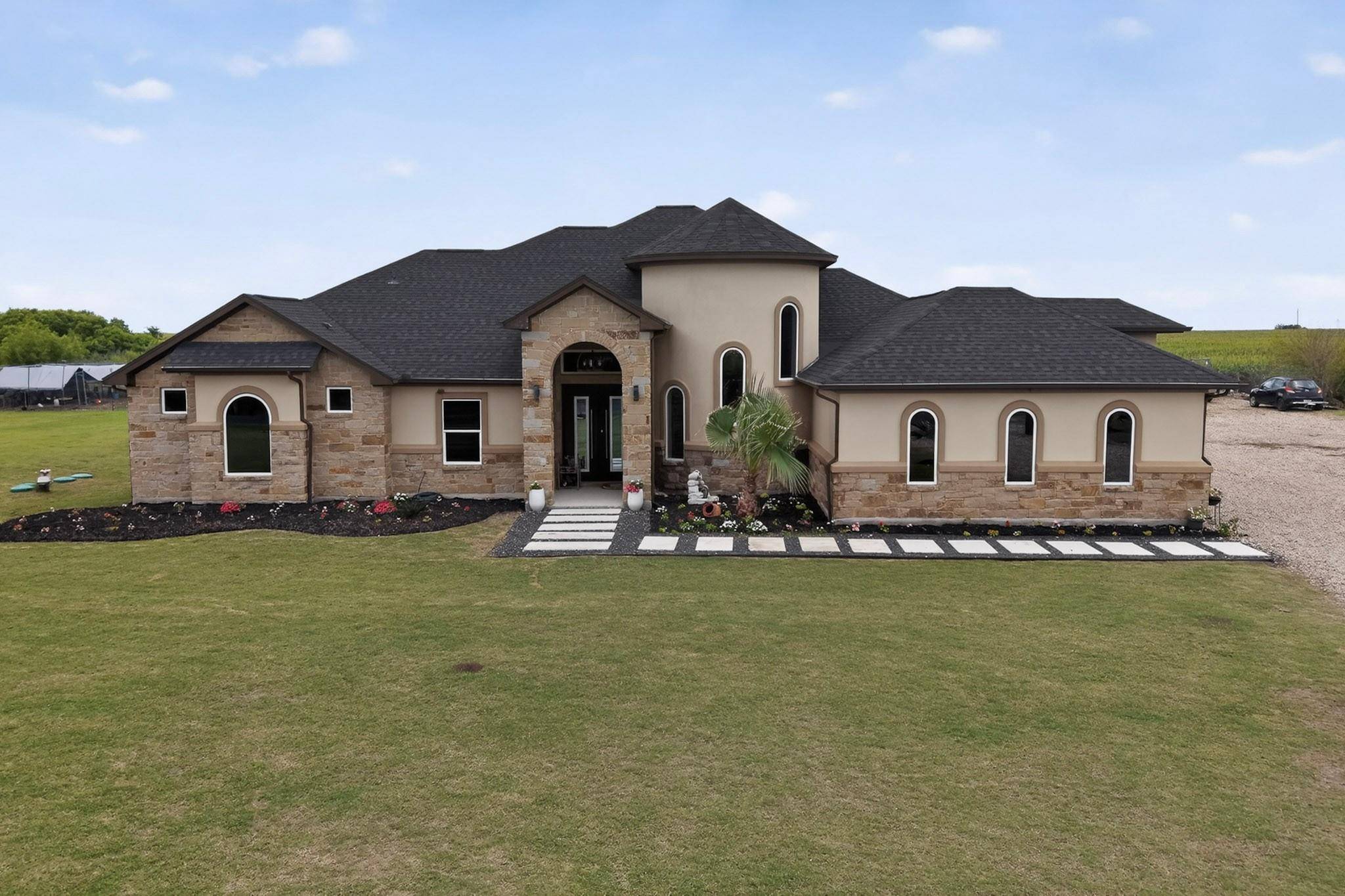 1001 County Road 394, Hutto, TX 78634