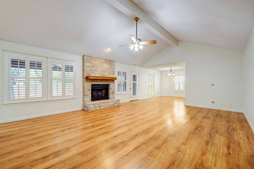 1704 Foxfire DR, Round Rock, TX 78681