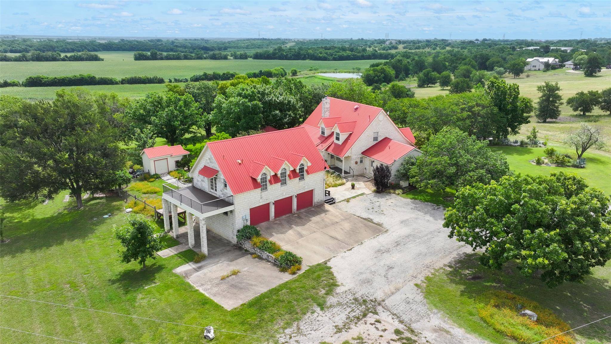 351 Laurel CRK, Hutto, TX 78634
