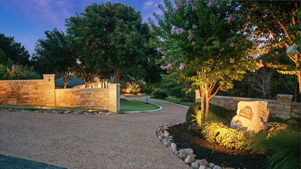 17312 Northlake Hills DR, Jonestown, TX 78645