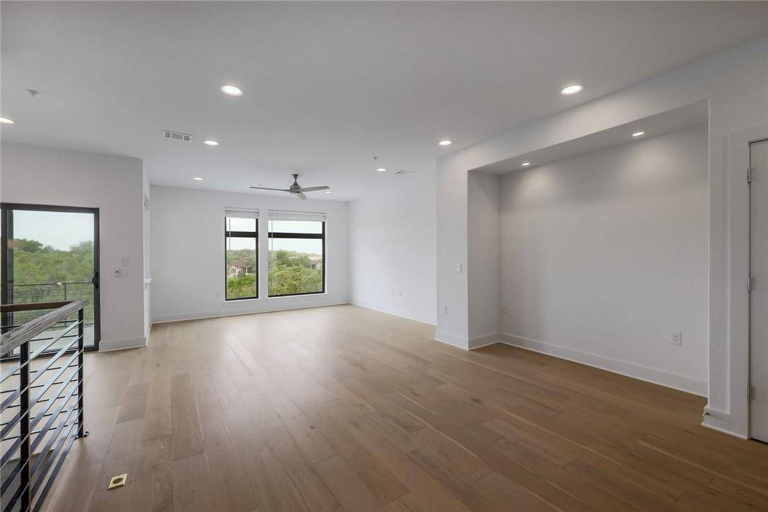 2050 Lohmans Spur RD #205, Austin, TX 78734