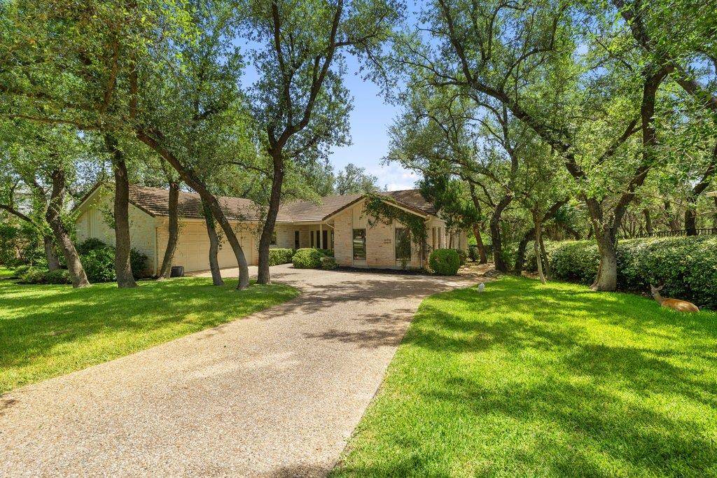 110 Blue Jay DR, Lakeway, TX 78734