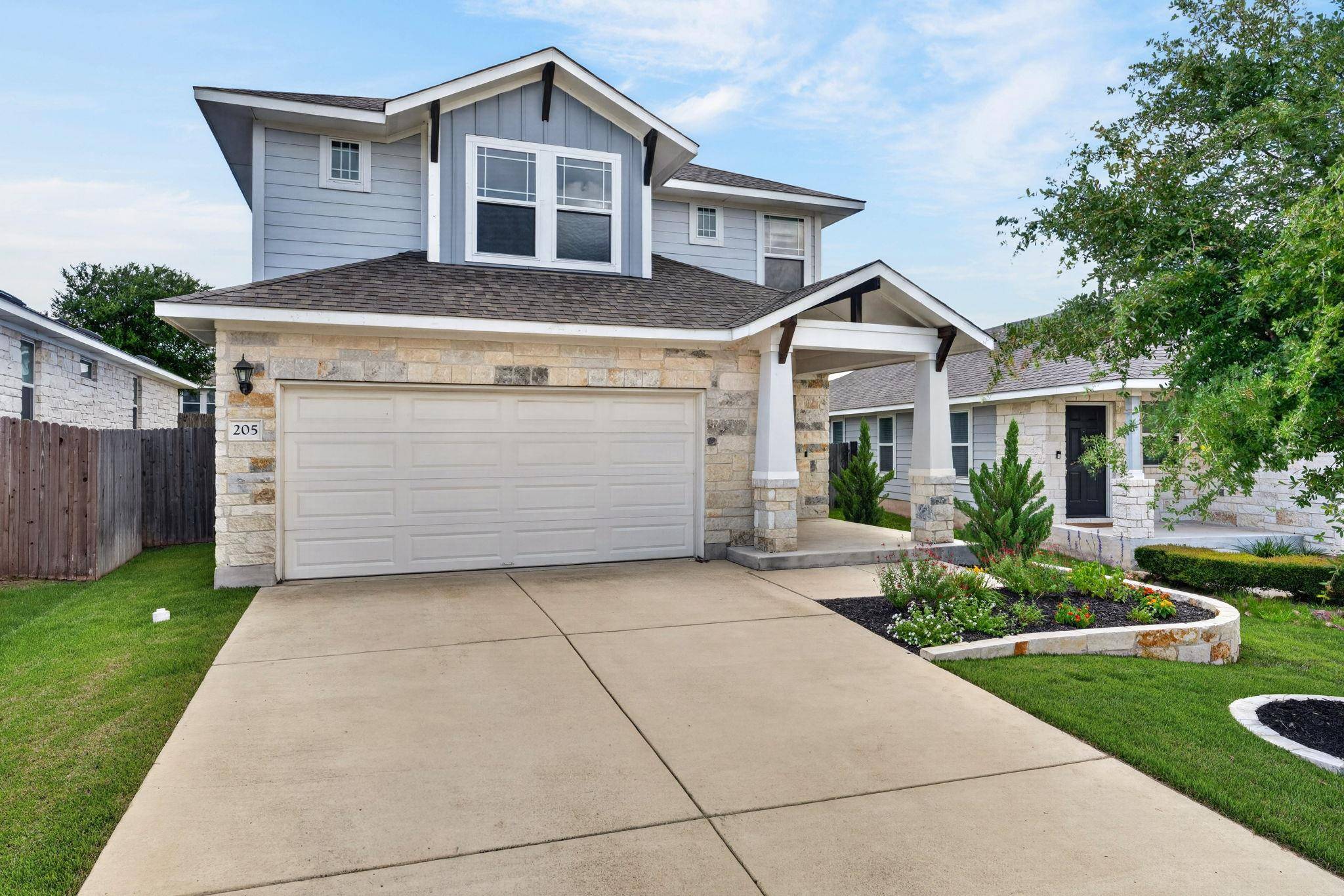 205 Oakstone DR, Georgetown, TX 78628