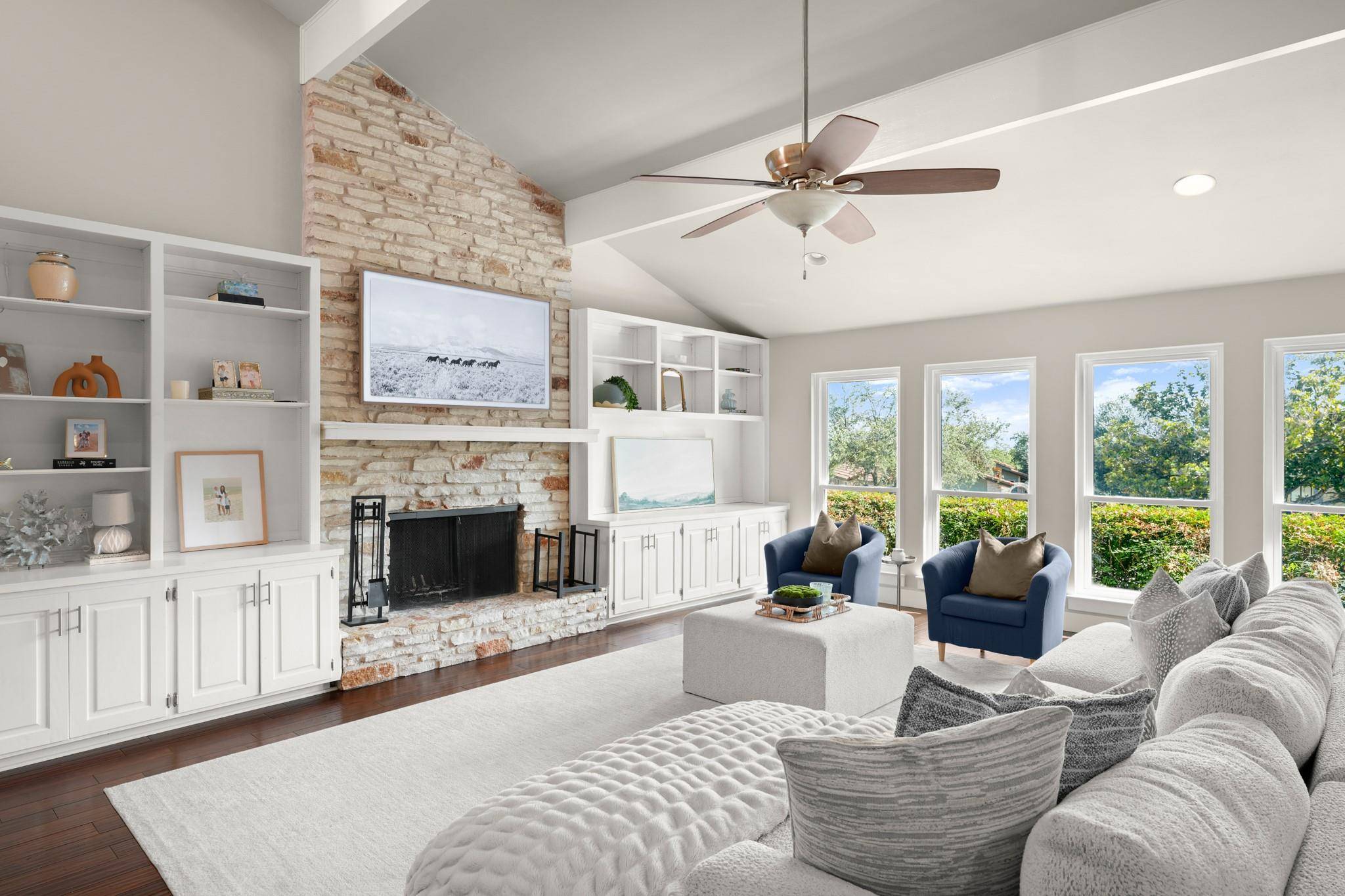 209 Crescent BLF, Lakeway, TX 78734