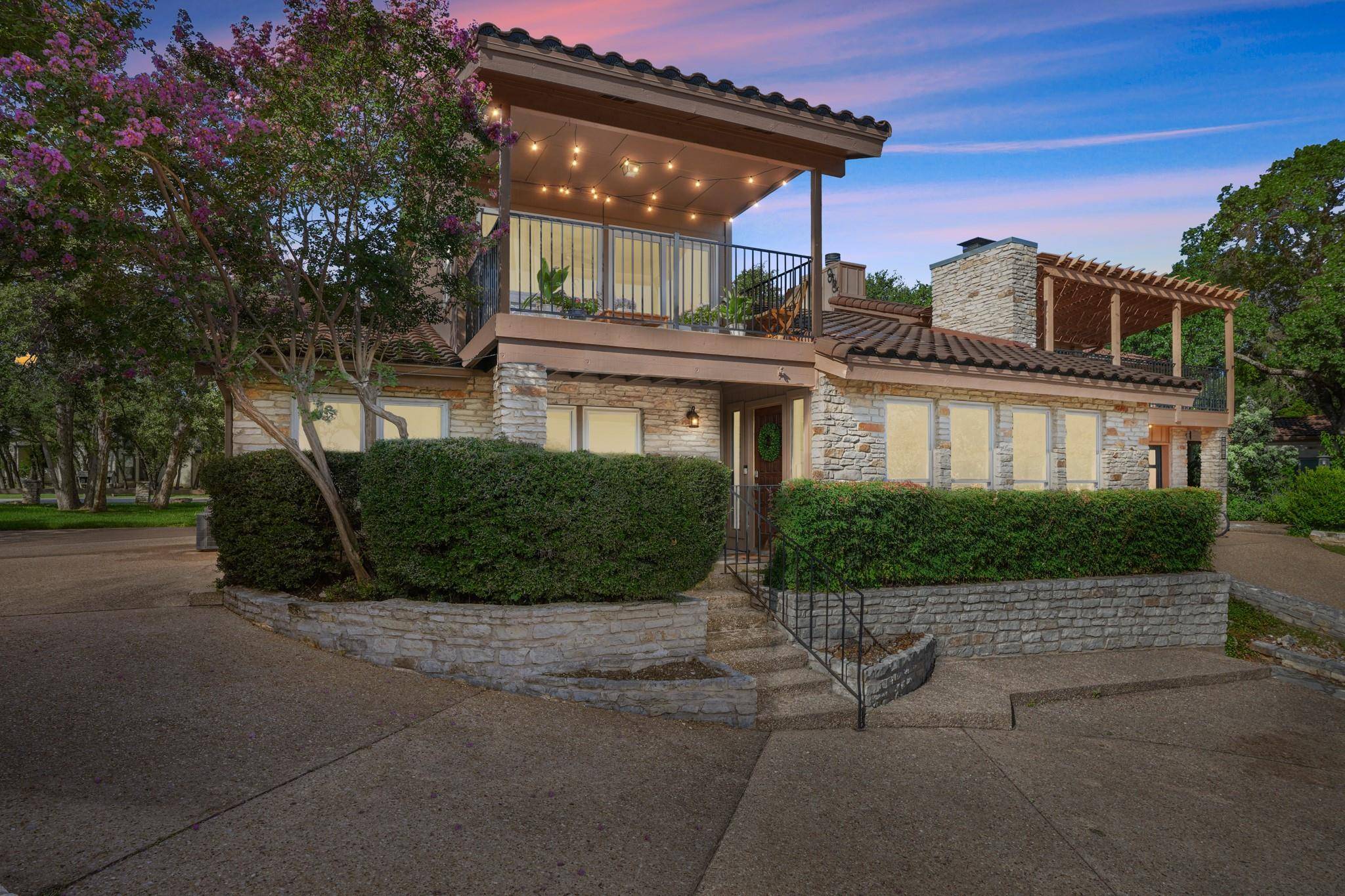 209 Crescent BLF, Lakeway, TX 78734