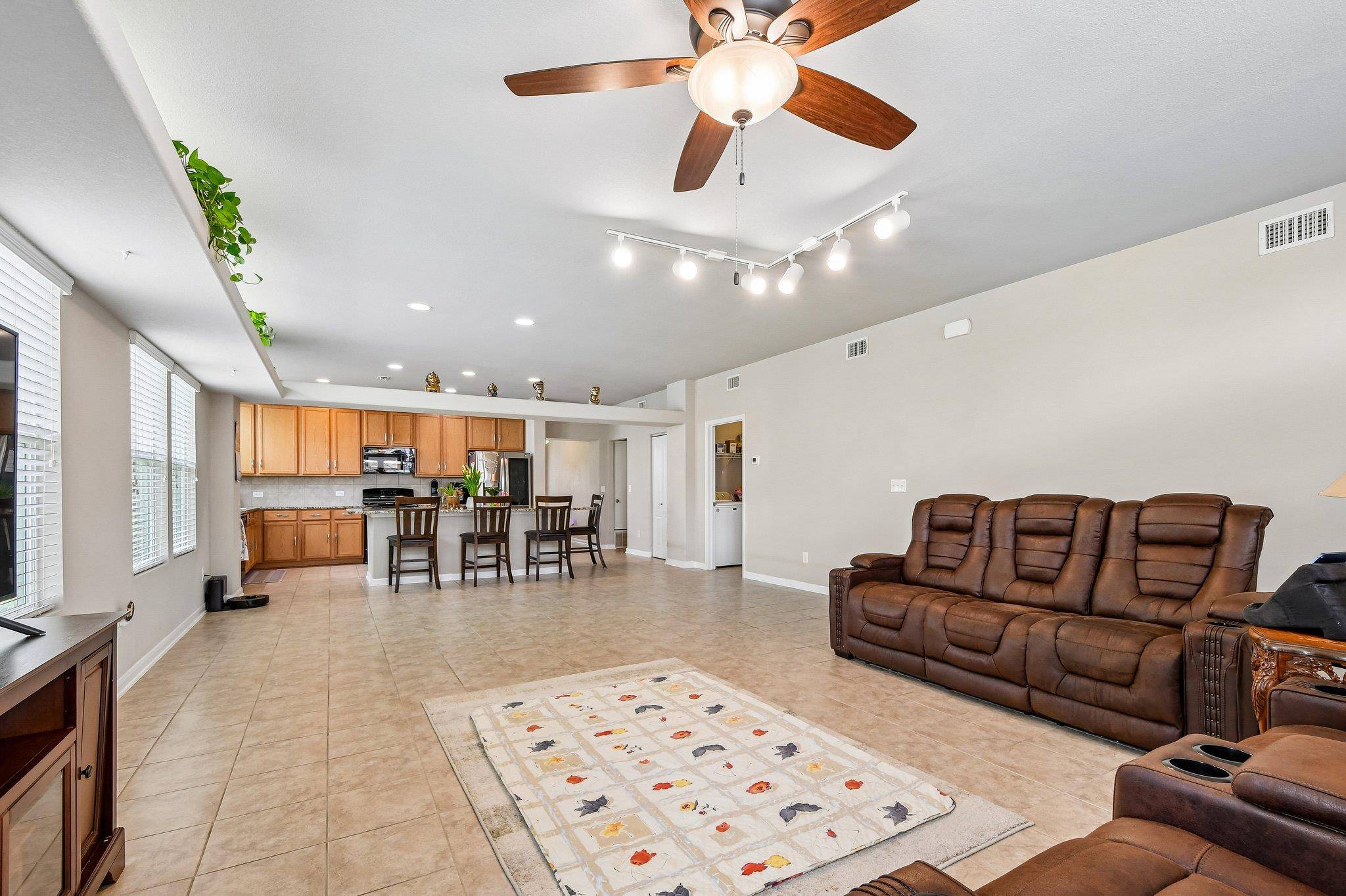 1373 Nevarez, Kyle, TX 78640