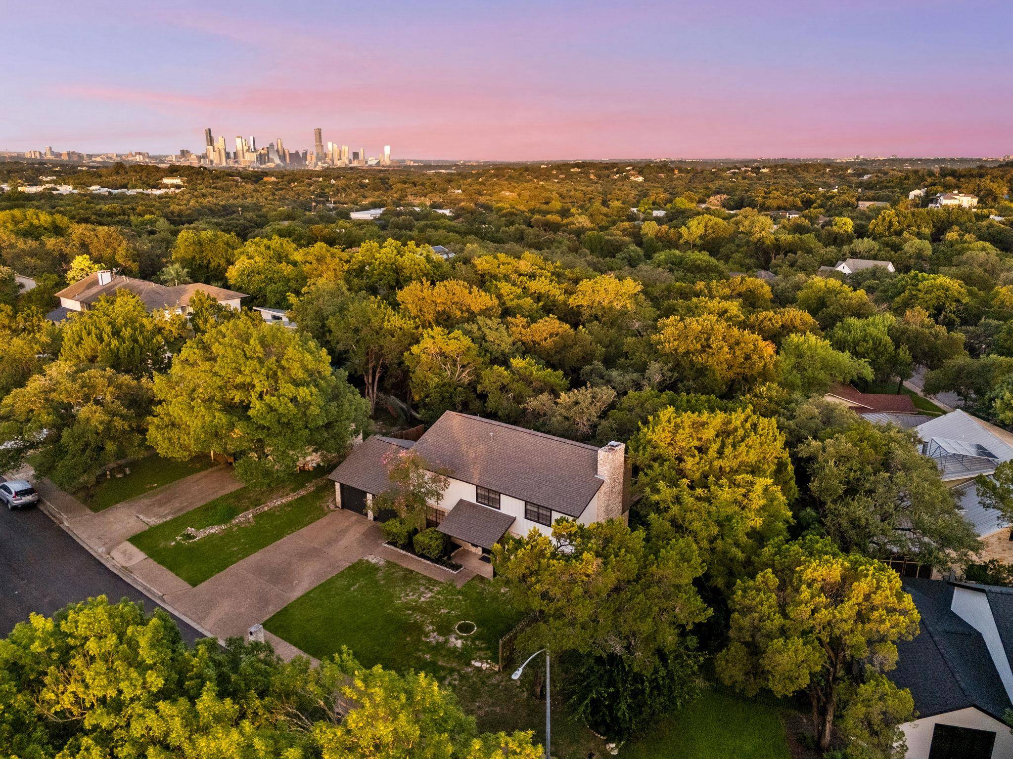3622 Peregrine Falcon DR, Austin, TX 78746