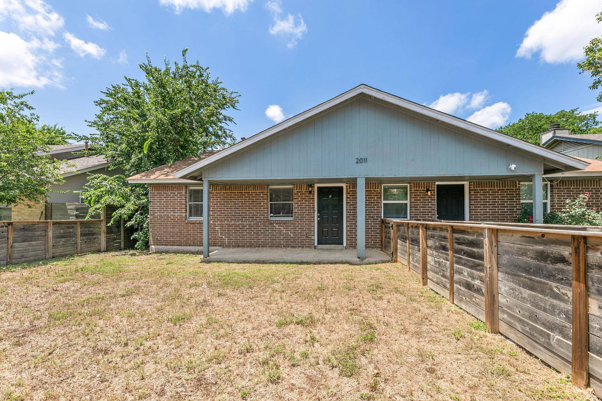 2011 E Stassney LN #B, Austin, TX 78744