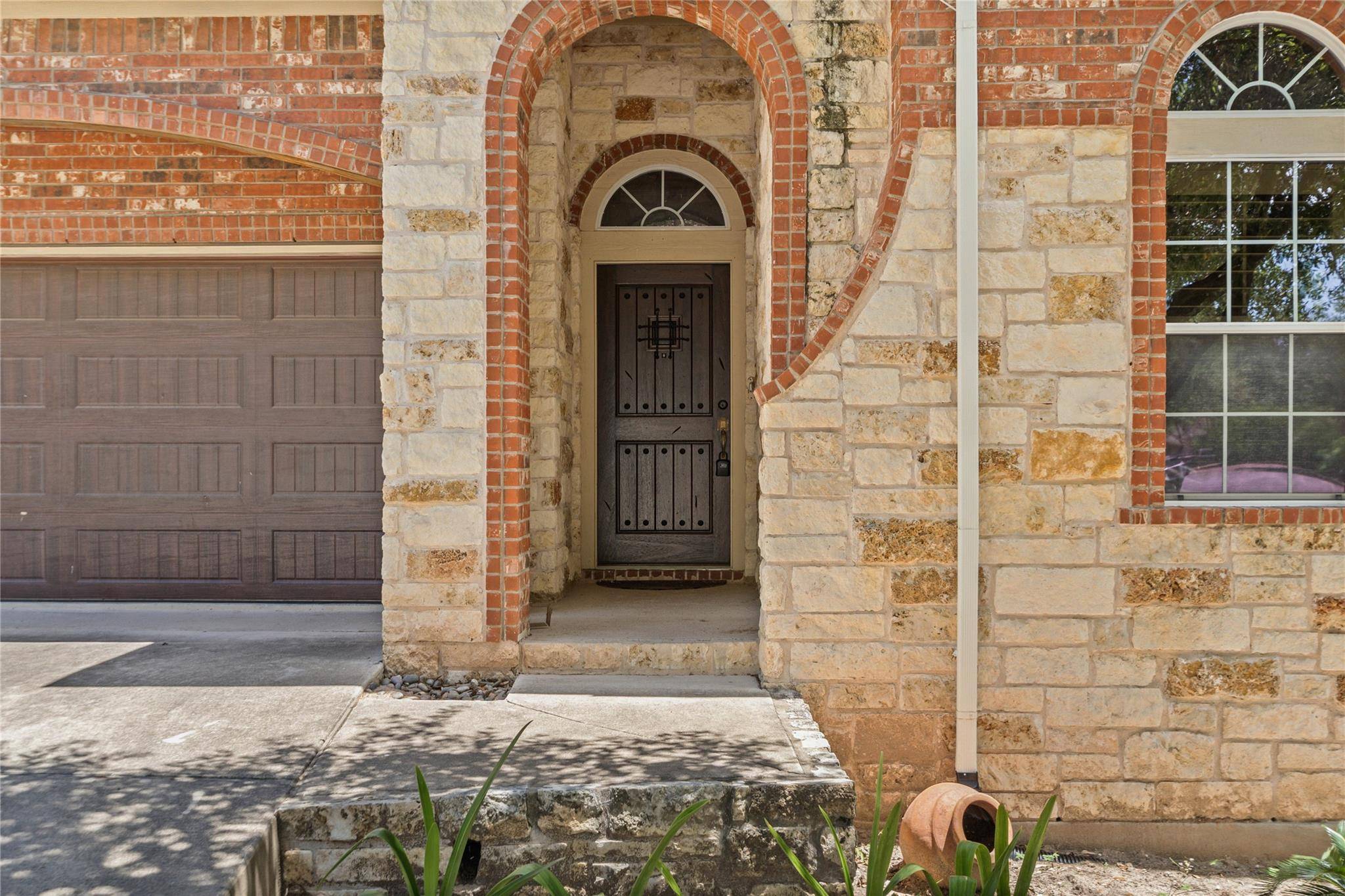 2201 Golden Gate PARK, Austin, TX 78732