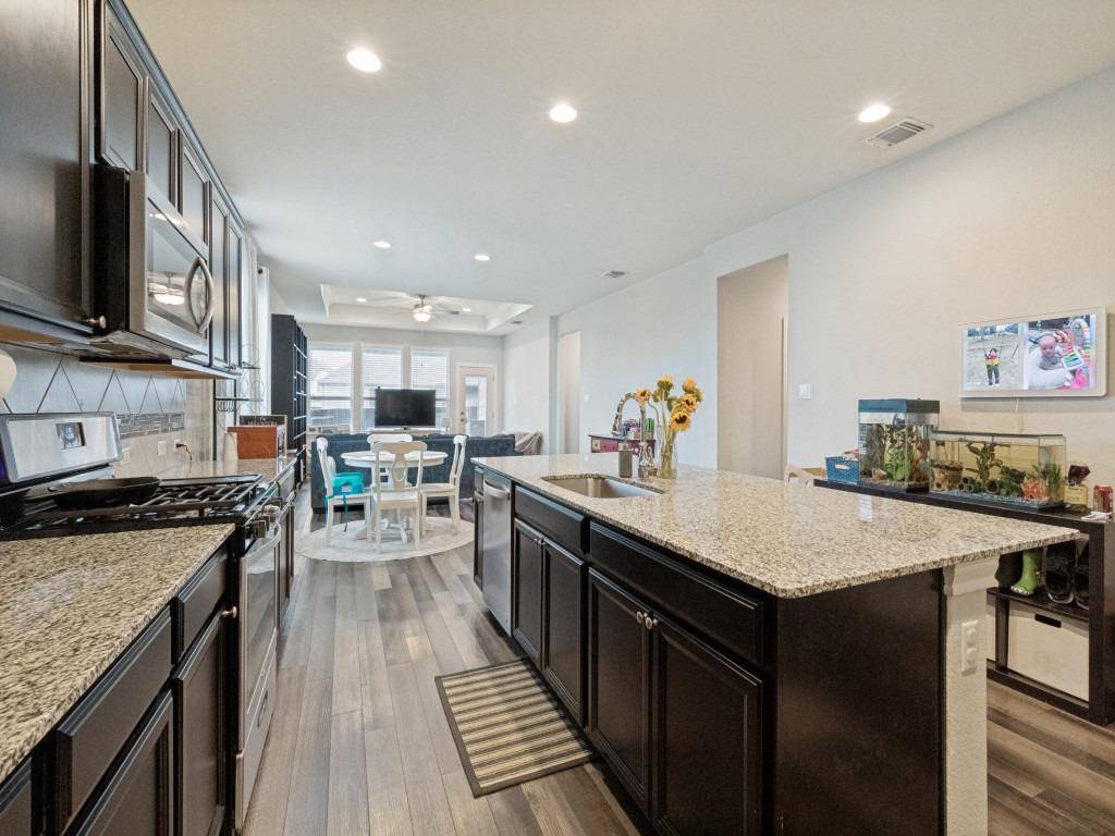 206 Beechnut DR, Buda, TX 78610