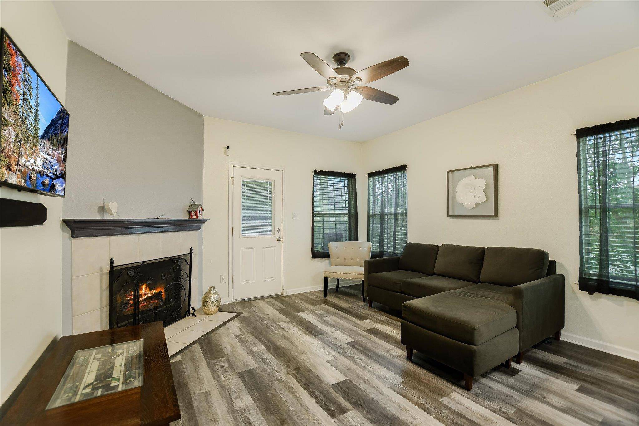 129 Almquist ST, Hutto, TX 78634