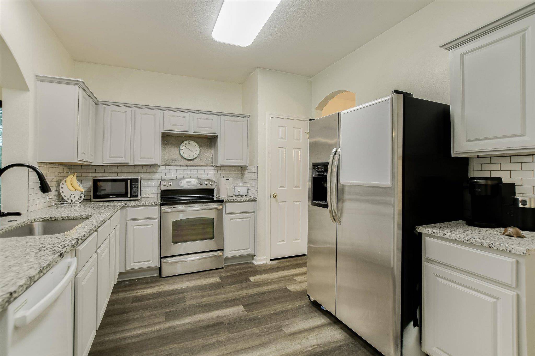 129 Almquist ST, Hutto, TX 78634