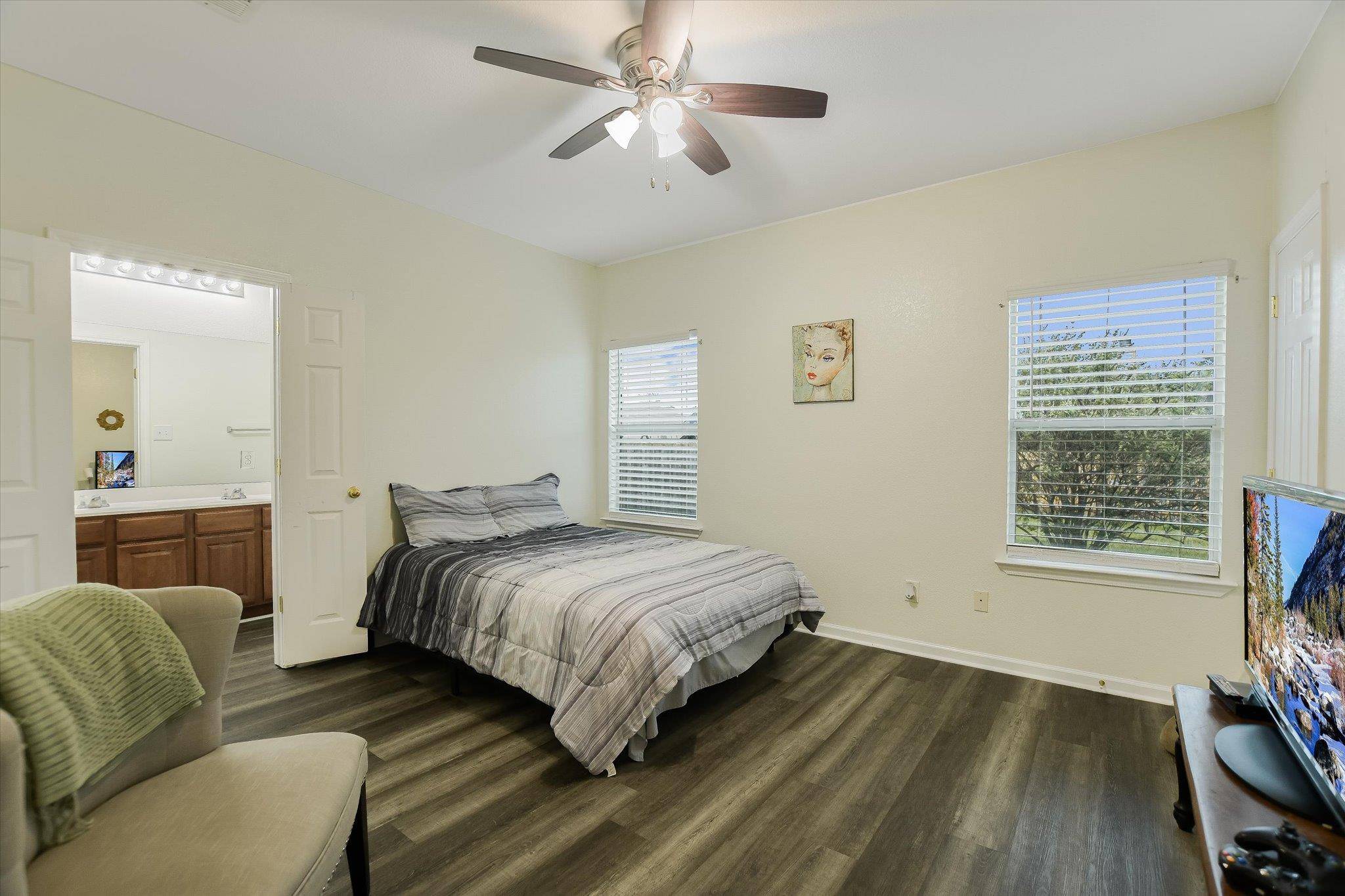 129 Almquist ST, Hutto, TX 78634