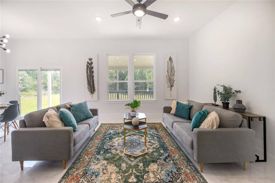 137 Lakeside DR, Bastrop, TX 78602