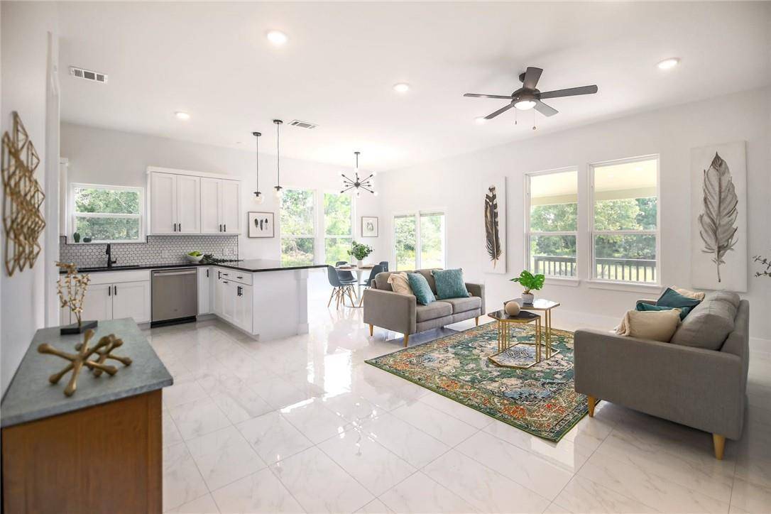 137 Lakeside DR, Bastrop, TX 78602