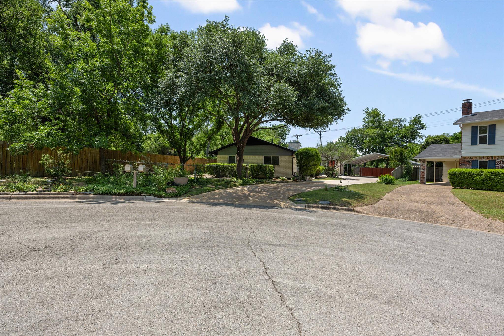 8500 Woodstone Dr, Austin, TX 78757