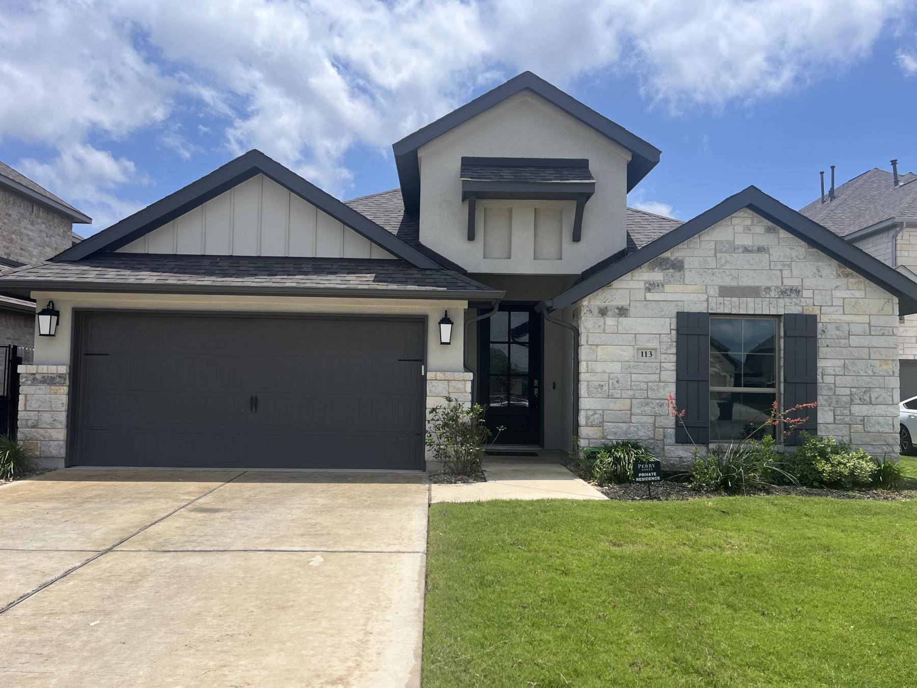 113 Ray CT, Liberty Hill, TX 78642