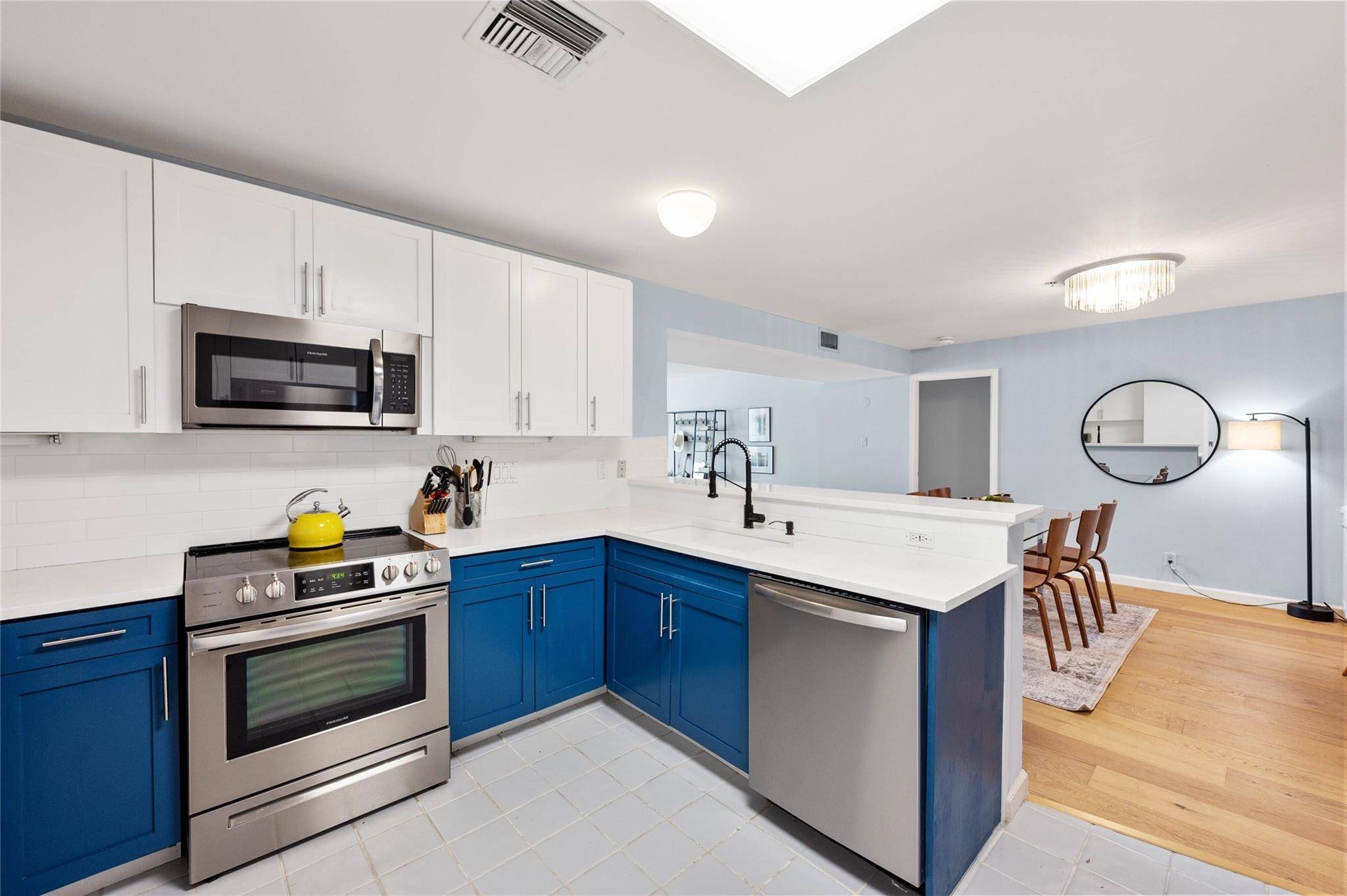 40 N Interstate Highway 35 #2B2, Austin, TX 78701