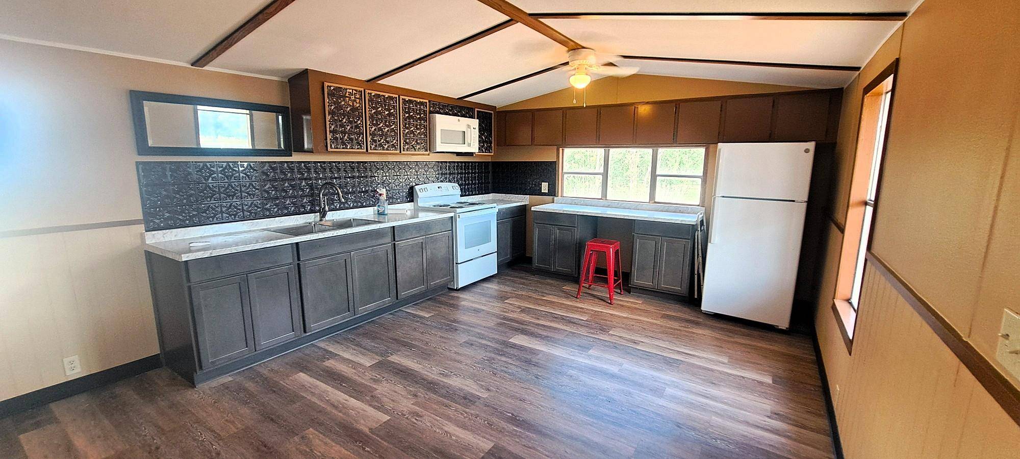 937 CR 305 CTR, Rockdale, TX 76567