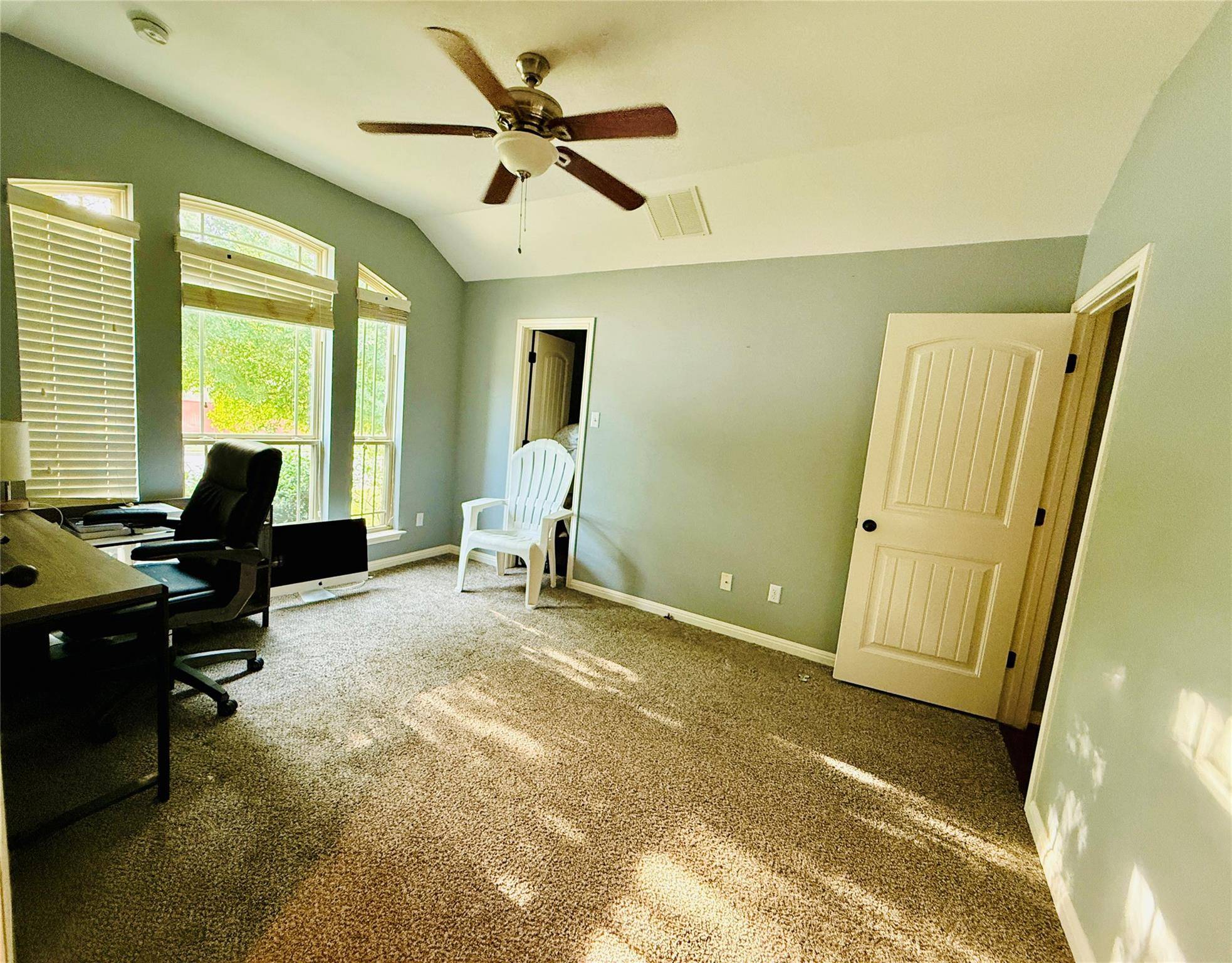 209 Monahans DR, Georgetown, TX 78628