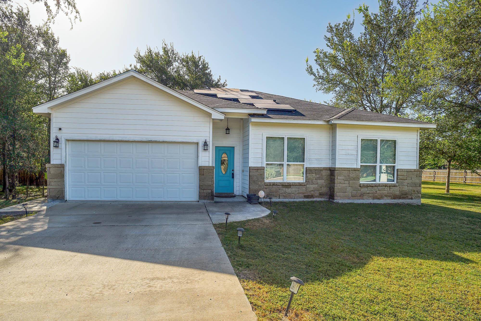 225 Waikakaaua DR, Bastrop, TX 78602