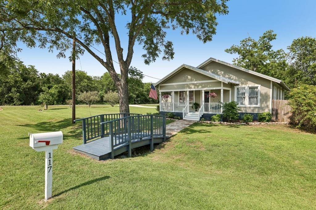 117 N Main ST, Paige, TX 78659