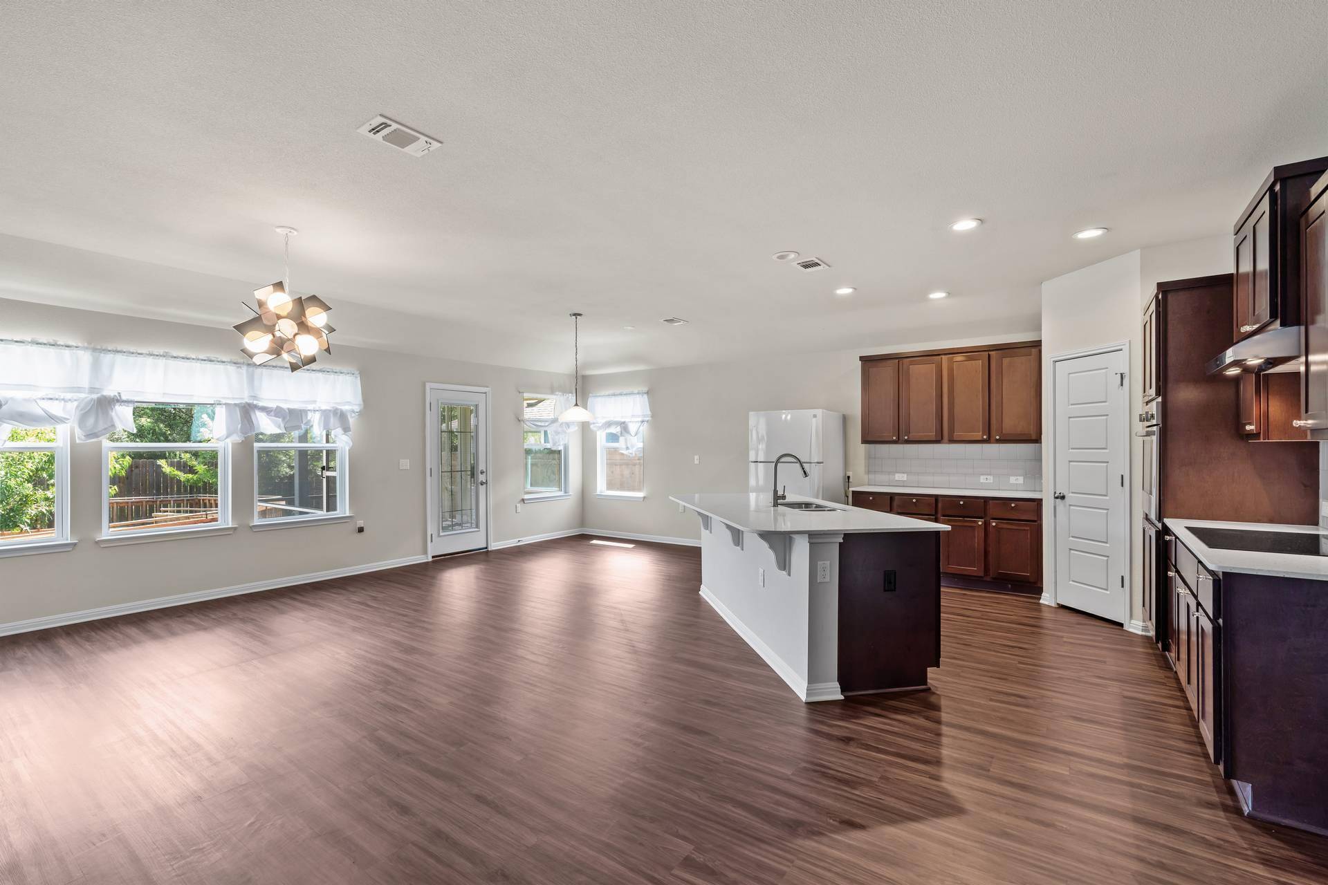 16512 Enamorado RD, Manor, TX 78653