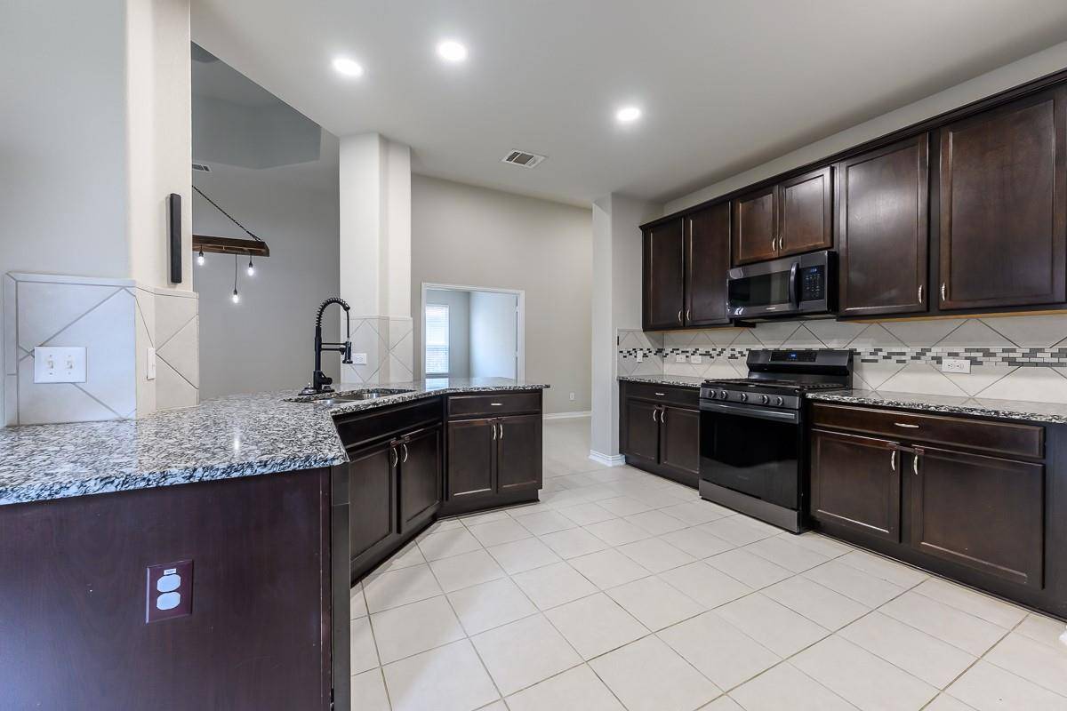 361 Vista Gardens DR, Buda, TX 78610