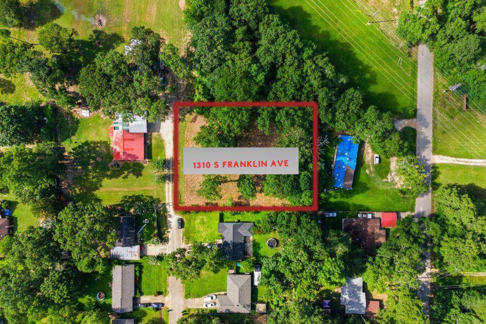 1310 S Franklin Ave, Cleveland, TX 77327