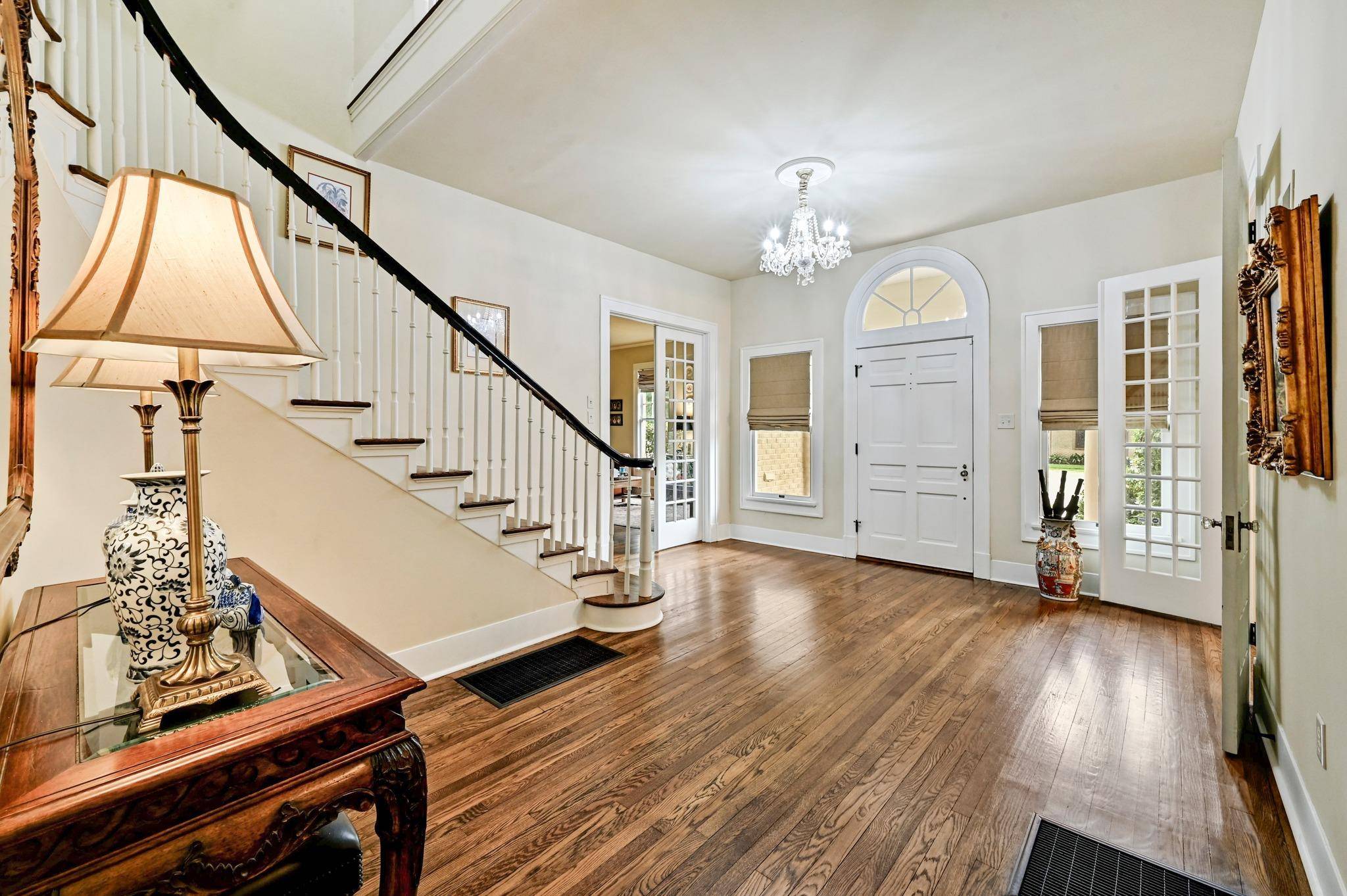 403 E Bowie ST, Luling, TX 78648