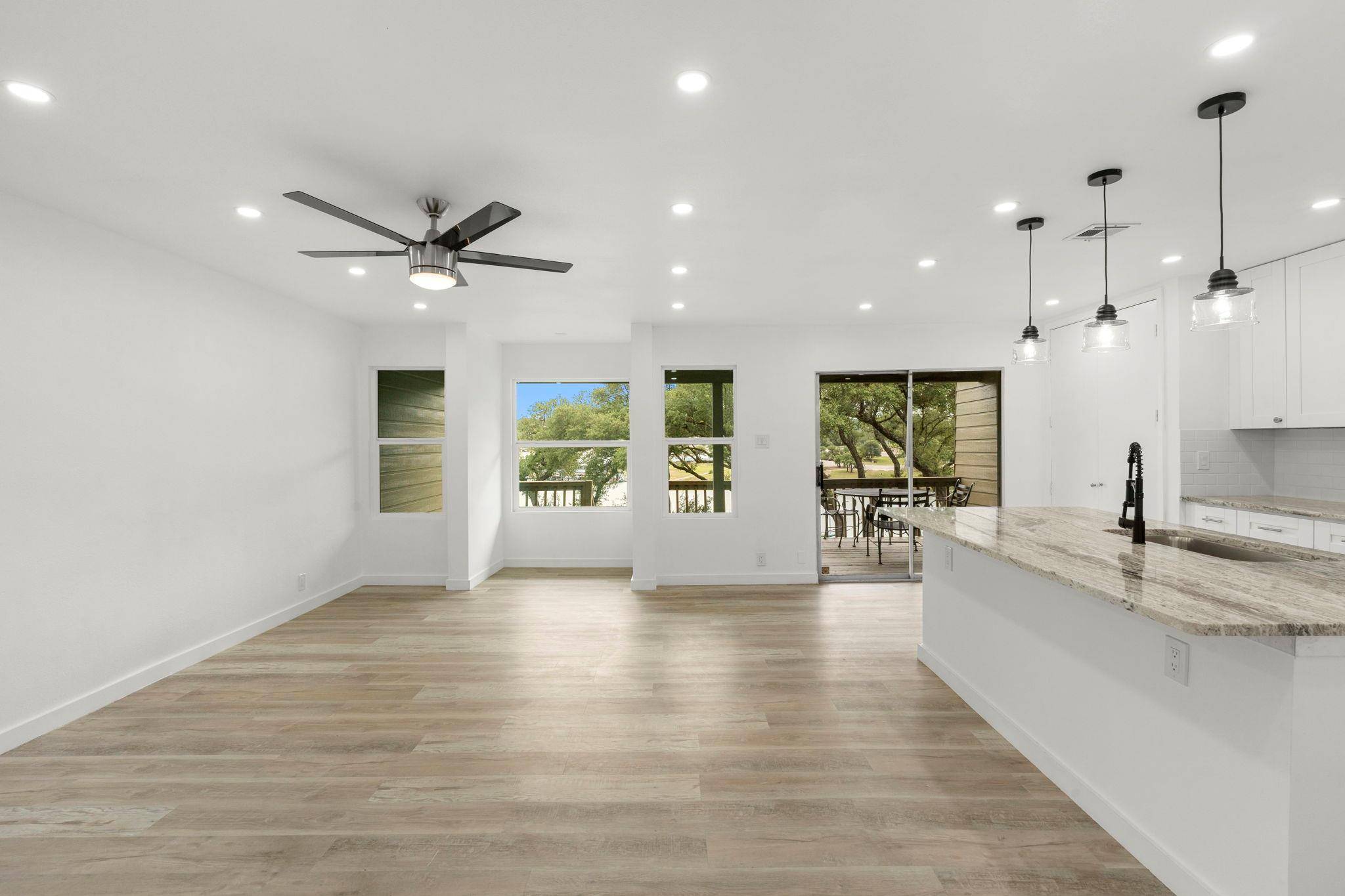269 Venture BLVD S, Point Venture, TX 78645