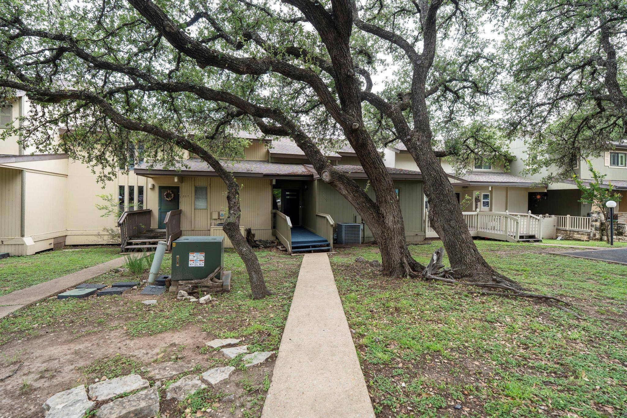 269 Venture BLVD S, Point Venture, TX 78645